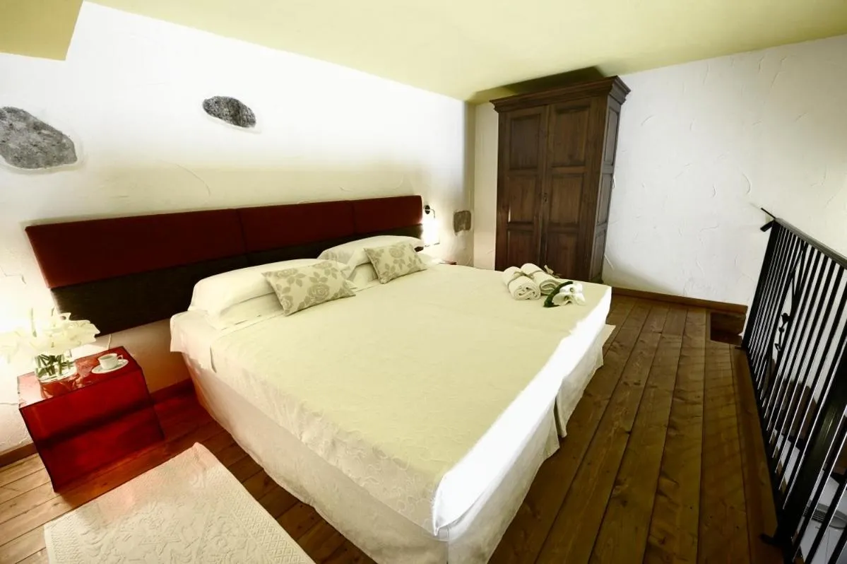 Bedroom, Bed in Il Giardino Degli Aranci