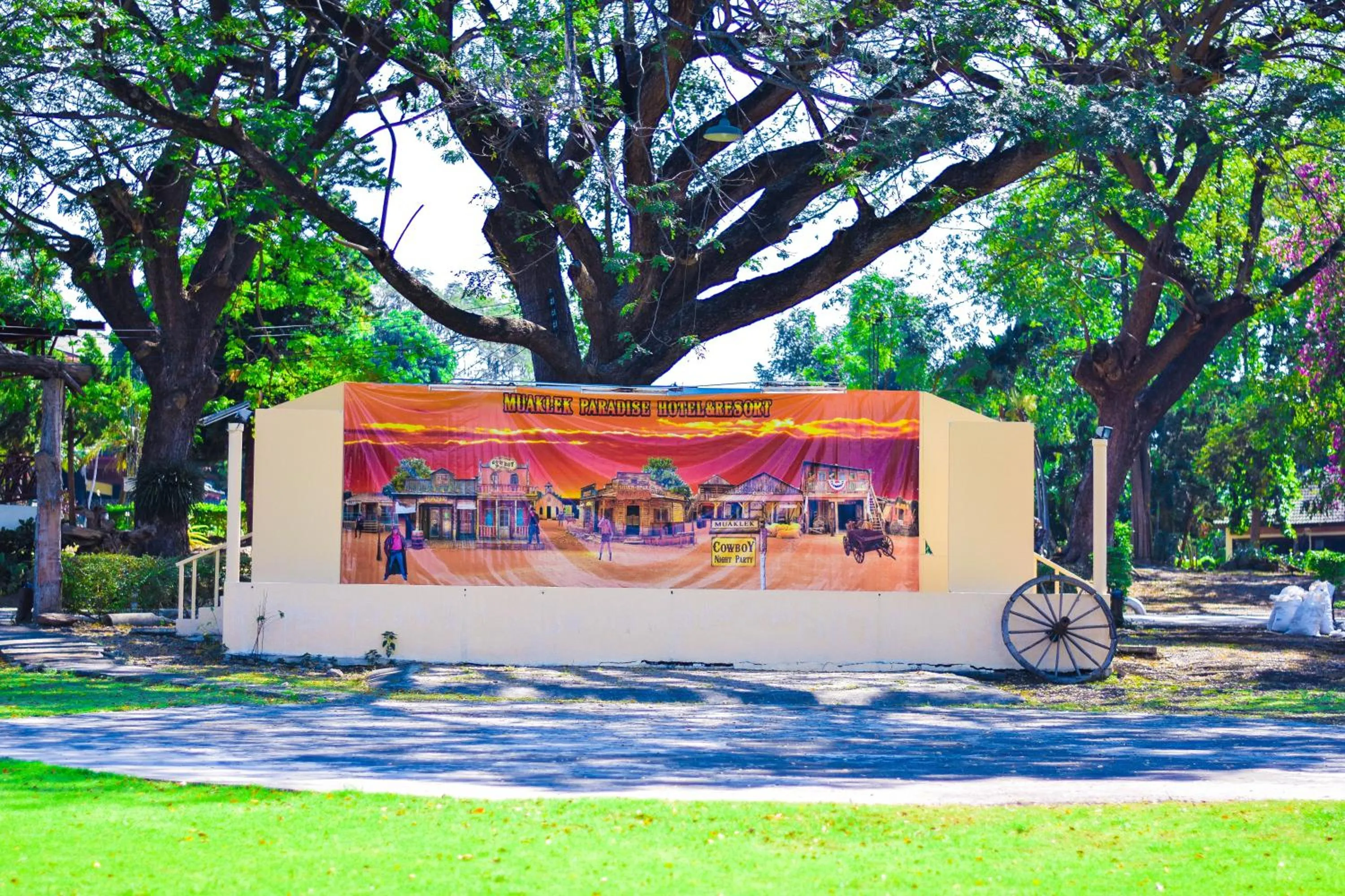 Muaklek Paradise Resort