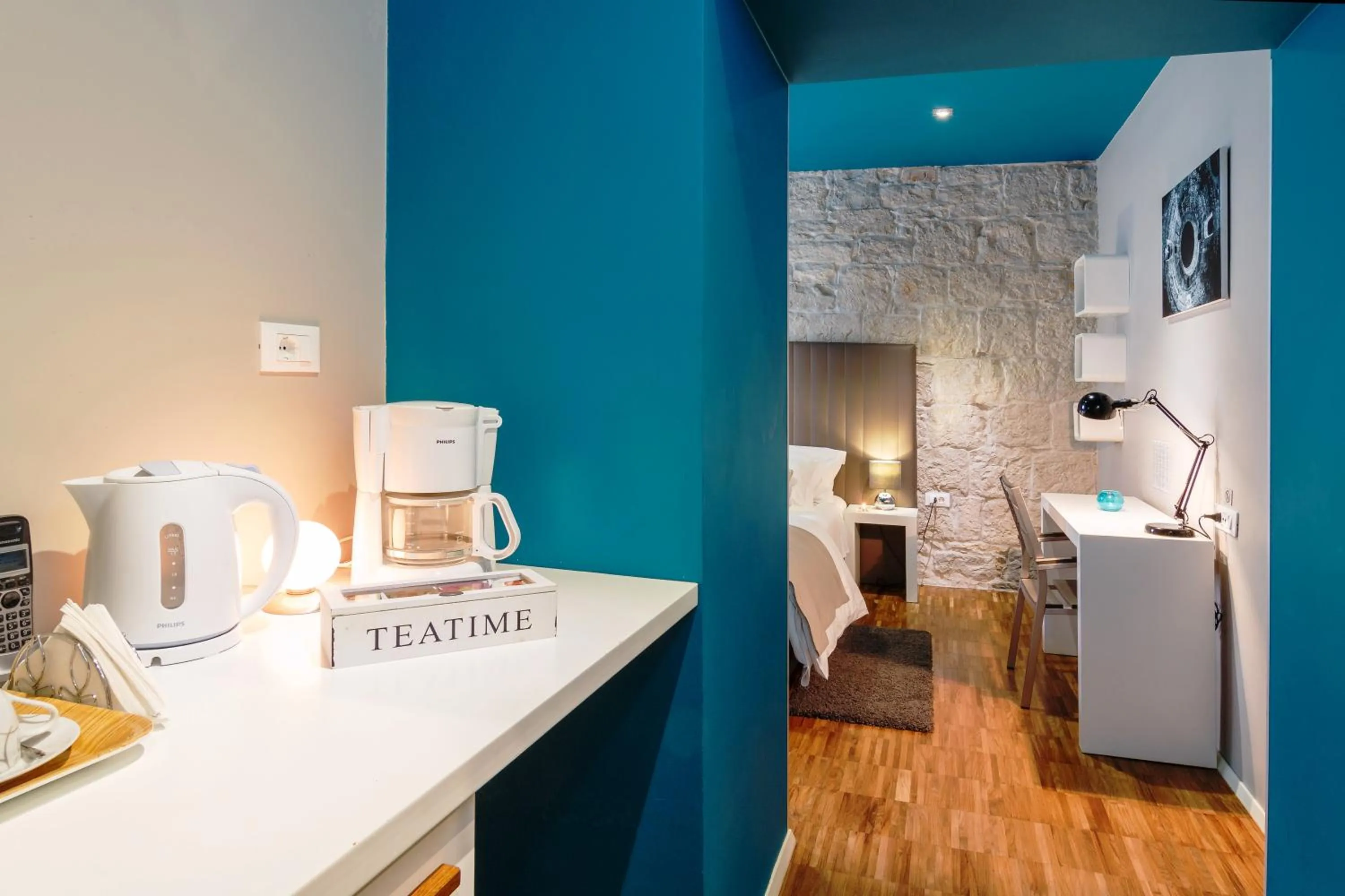 Coffee/tea facilities, Bed in Riva Luxury Rooms