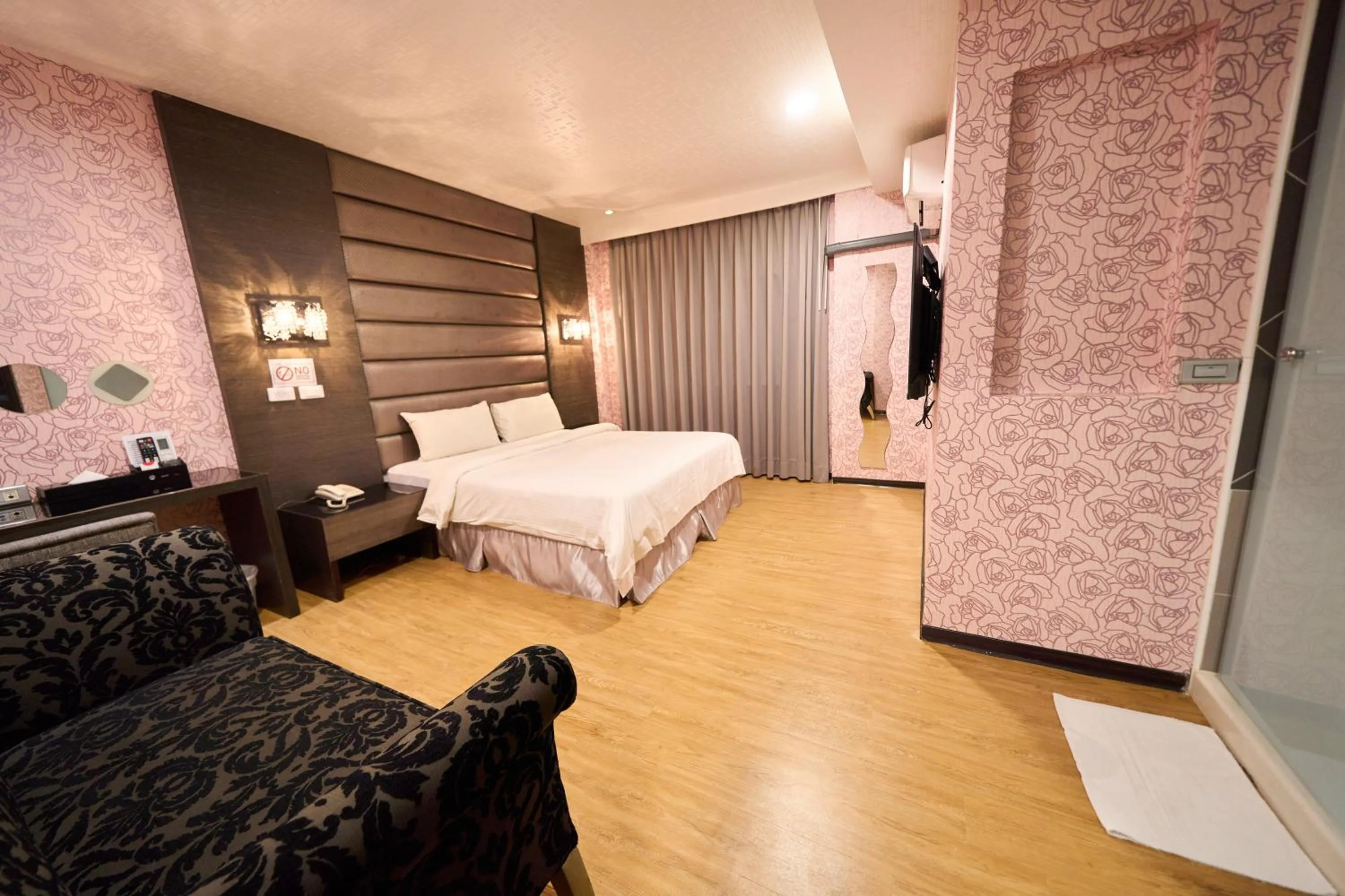 Bed in The Riverside Hotel Fashion