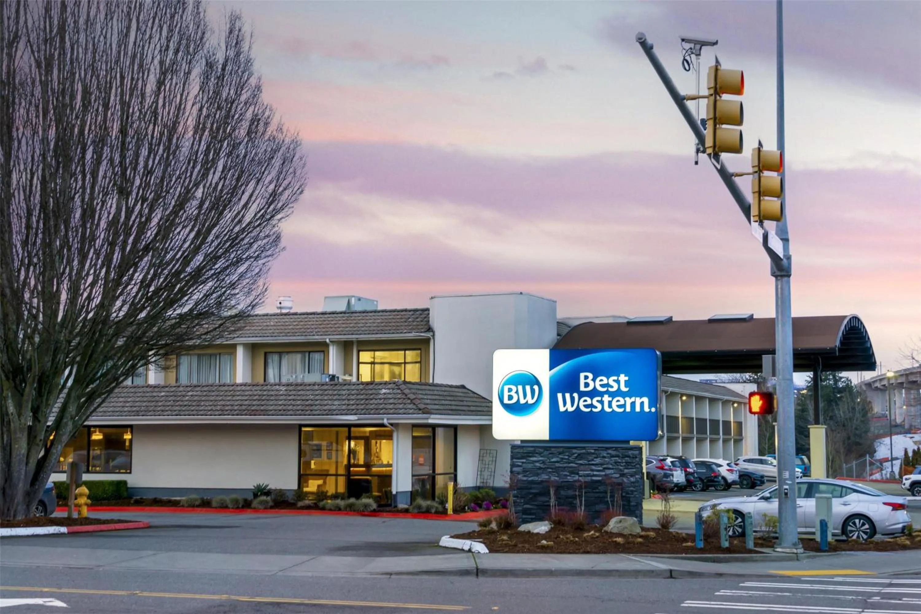 Property building in Best Western Seattle Airport Hotel