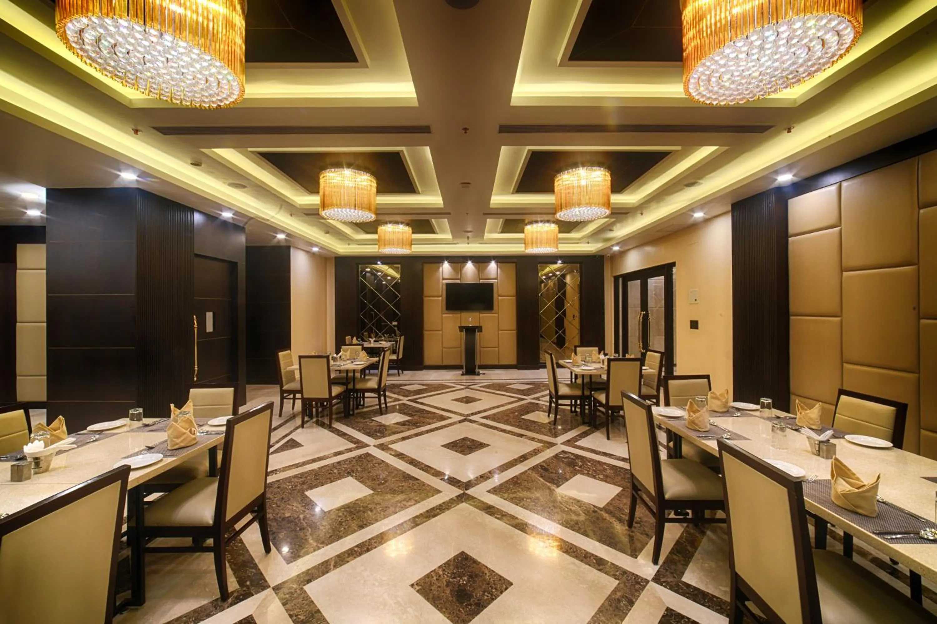 Restaurant/places to eat in Vivanta Jamshedpur, Golmuri