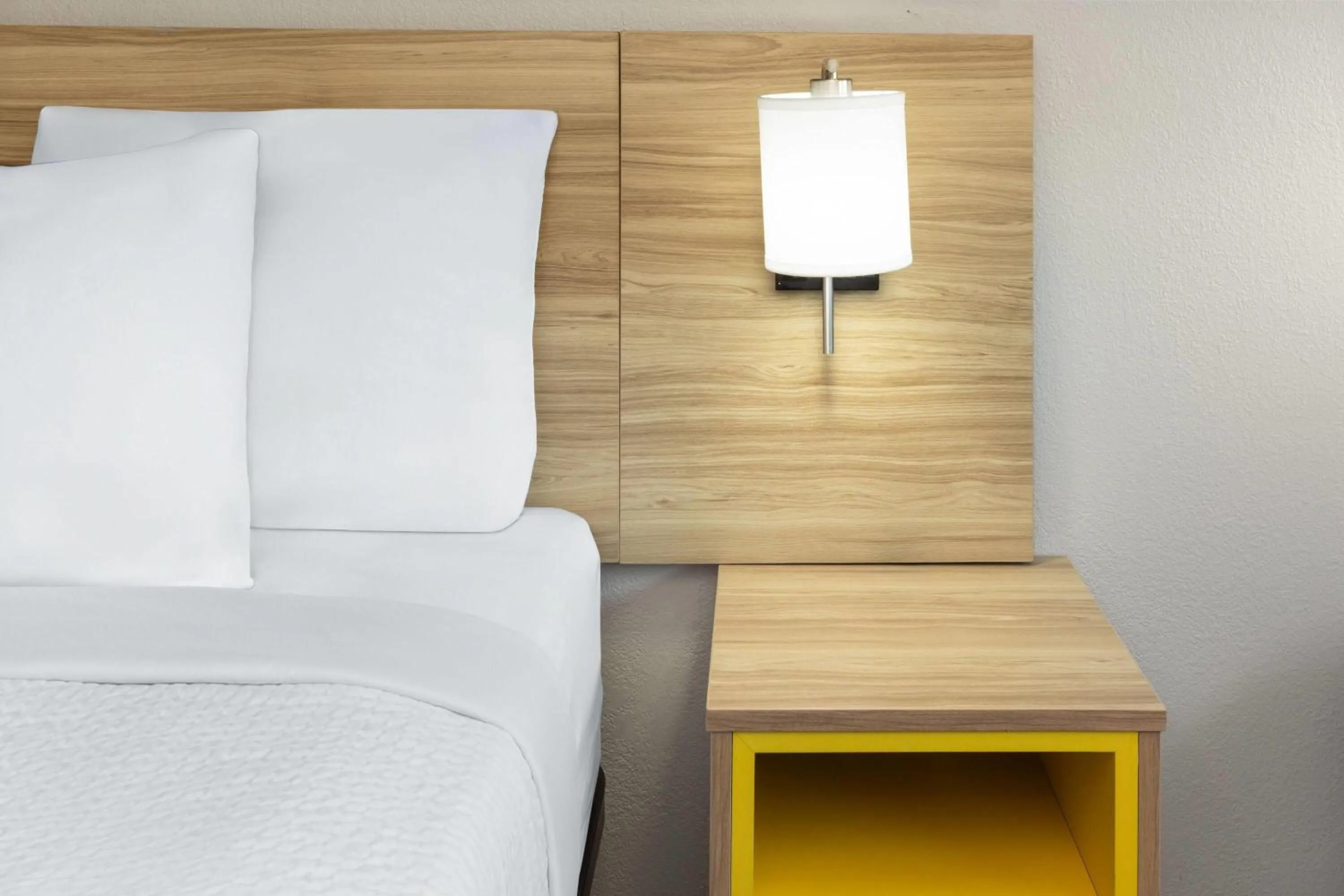 Photo of the whole room, Bed in Days Inn by Wyndham Kansas City Northeast