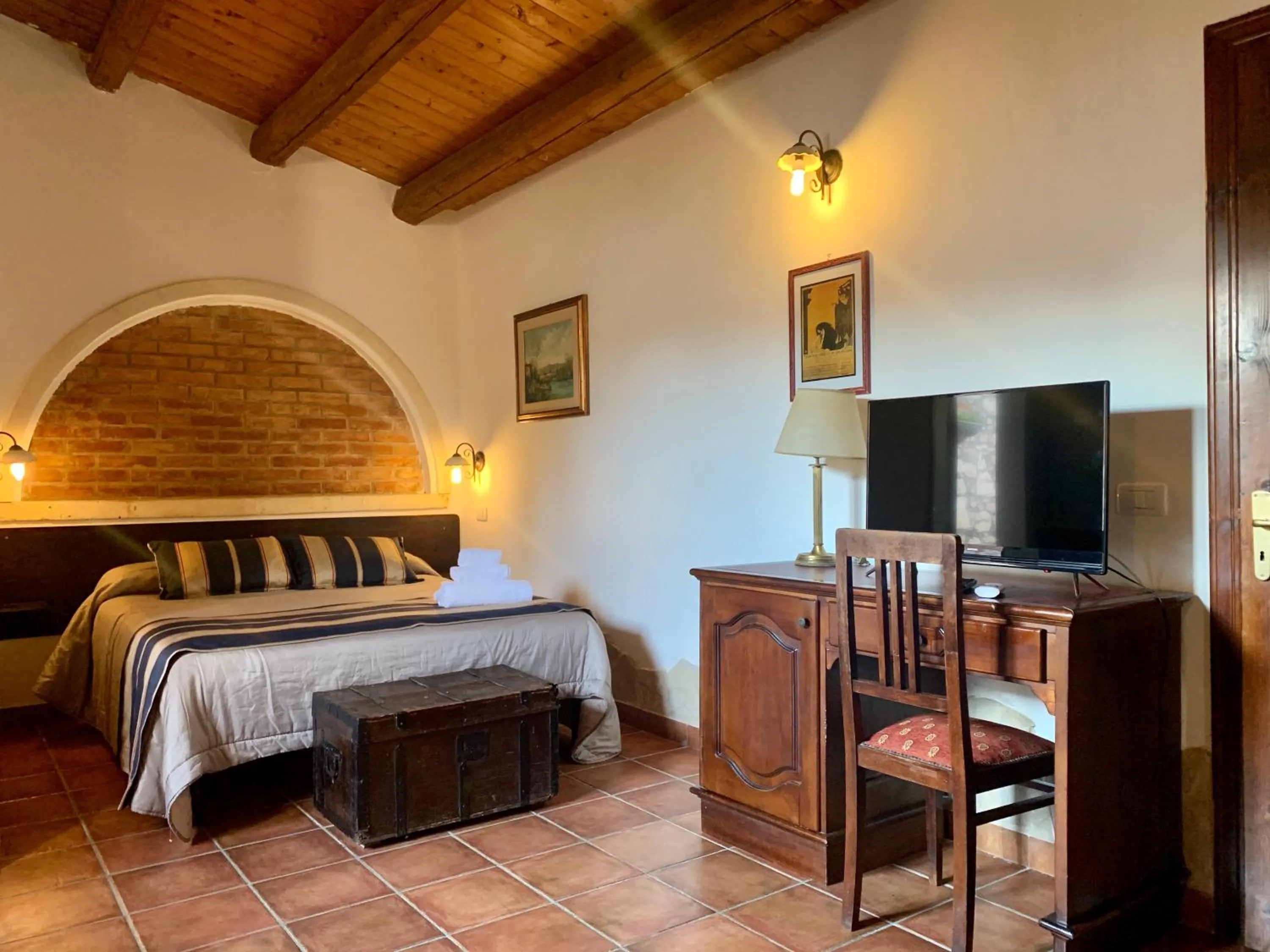 Bed in Aranceto Hotel