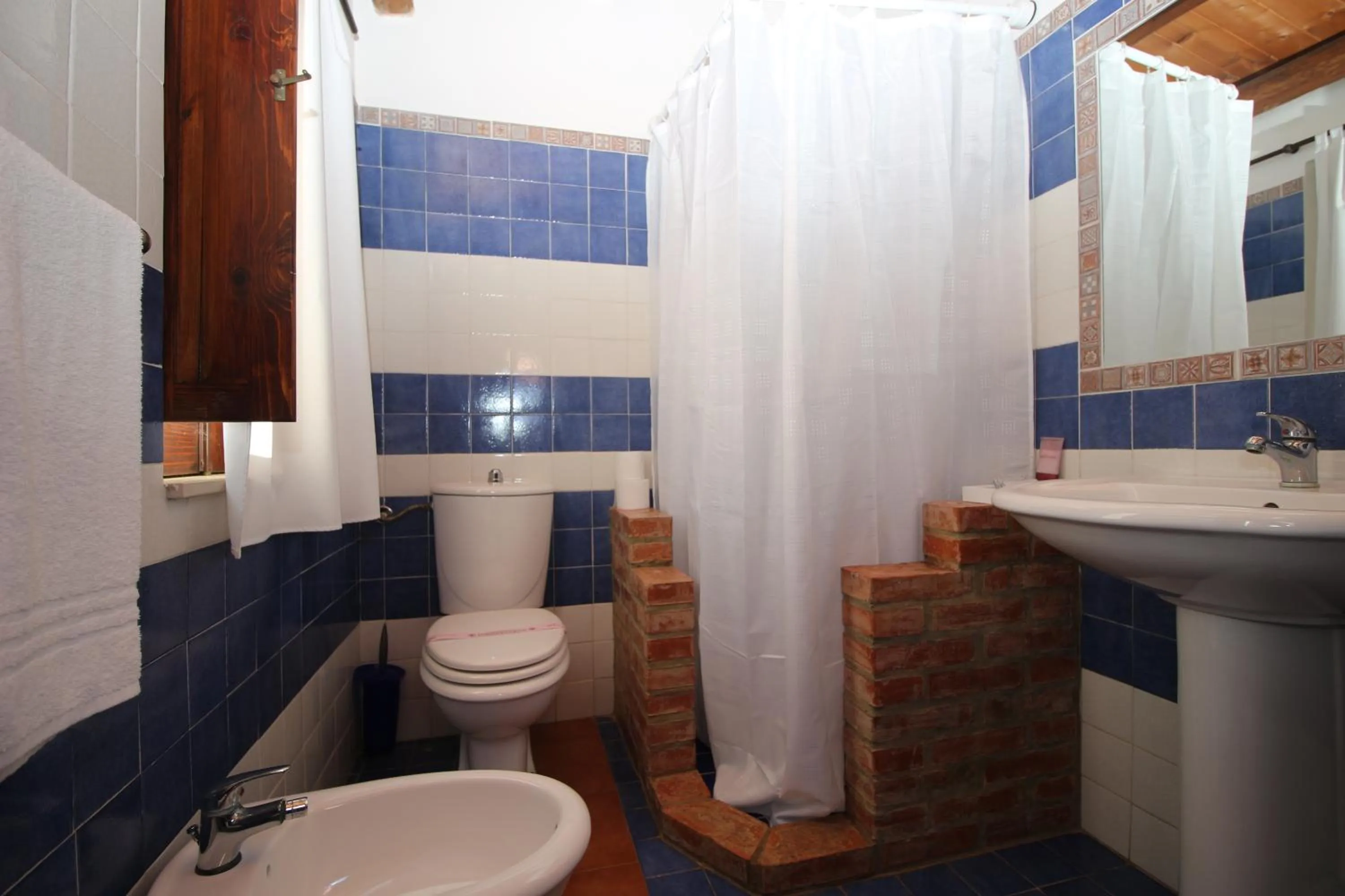 Shower in Aranceto Hotel