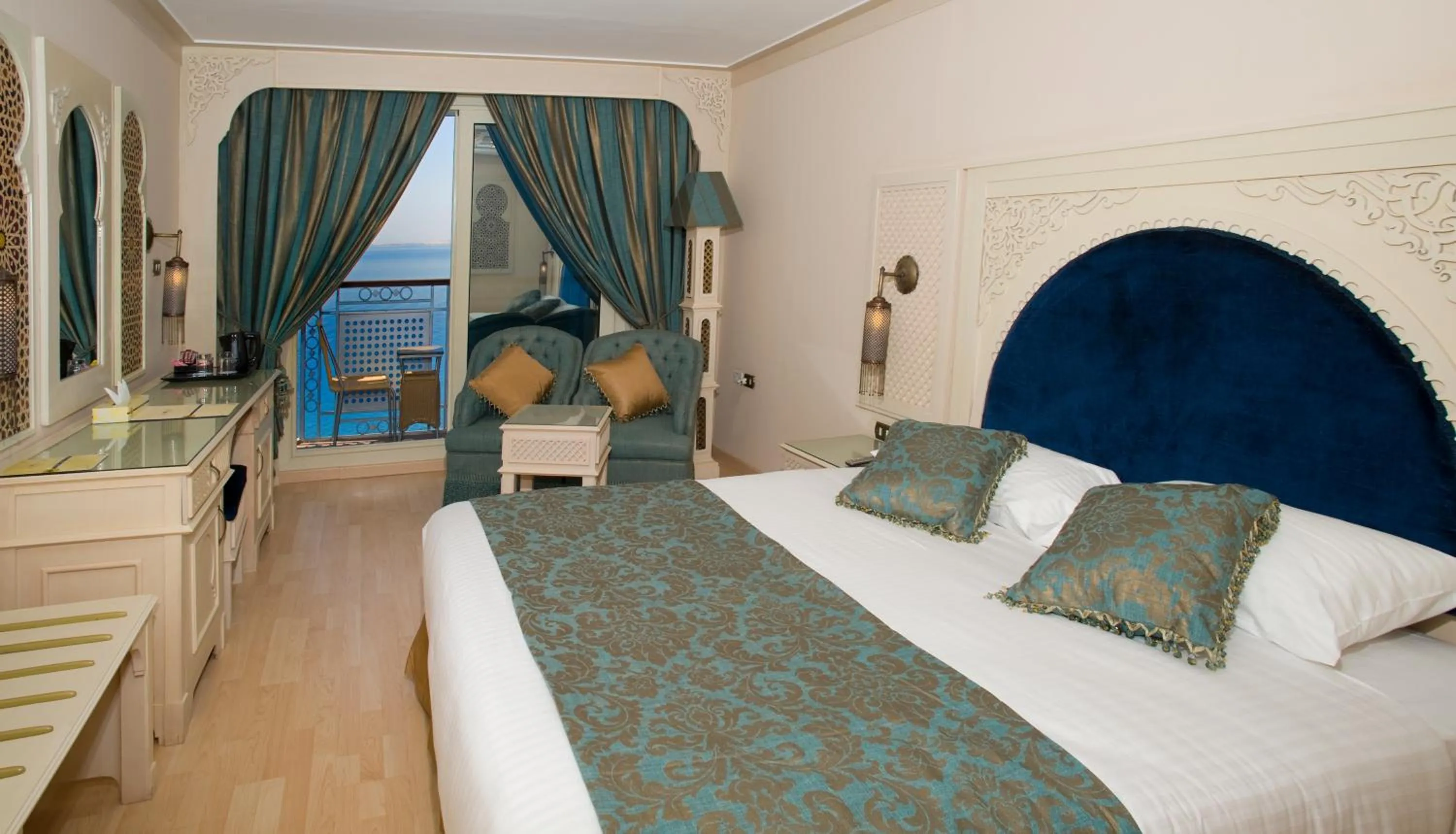 Photo of the whole room in SUNRISE African Dreams Cruise -Grand Select-