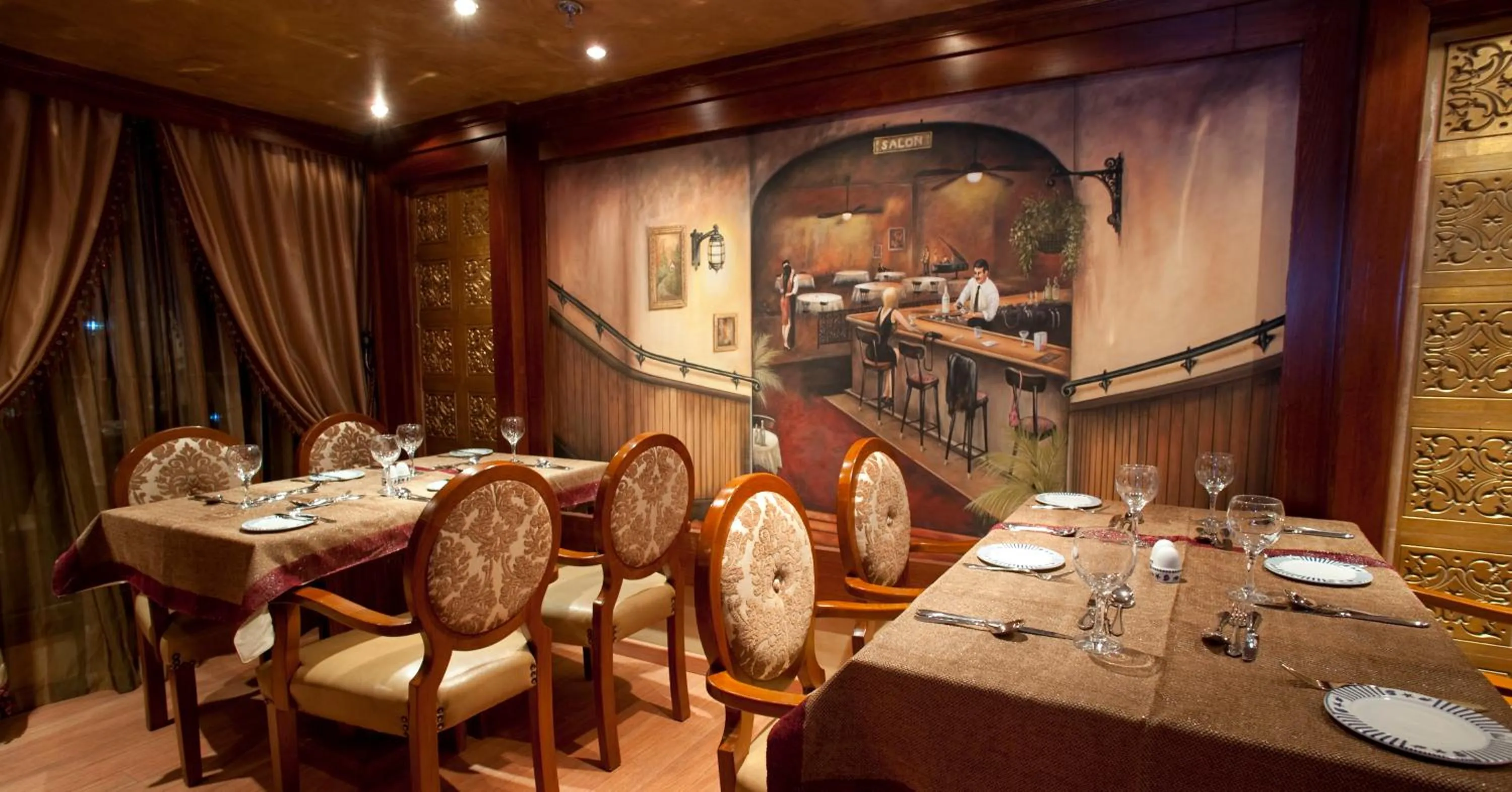 Restaurant/places to eat in SUNRISE African Dreams Cruise -Grand Select-