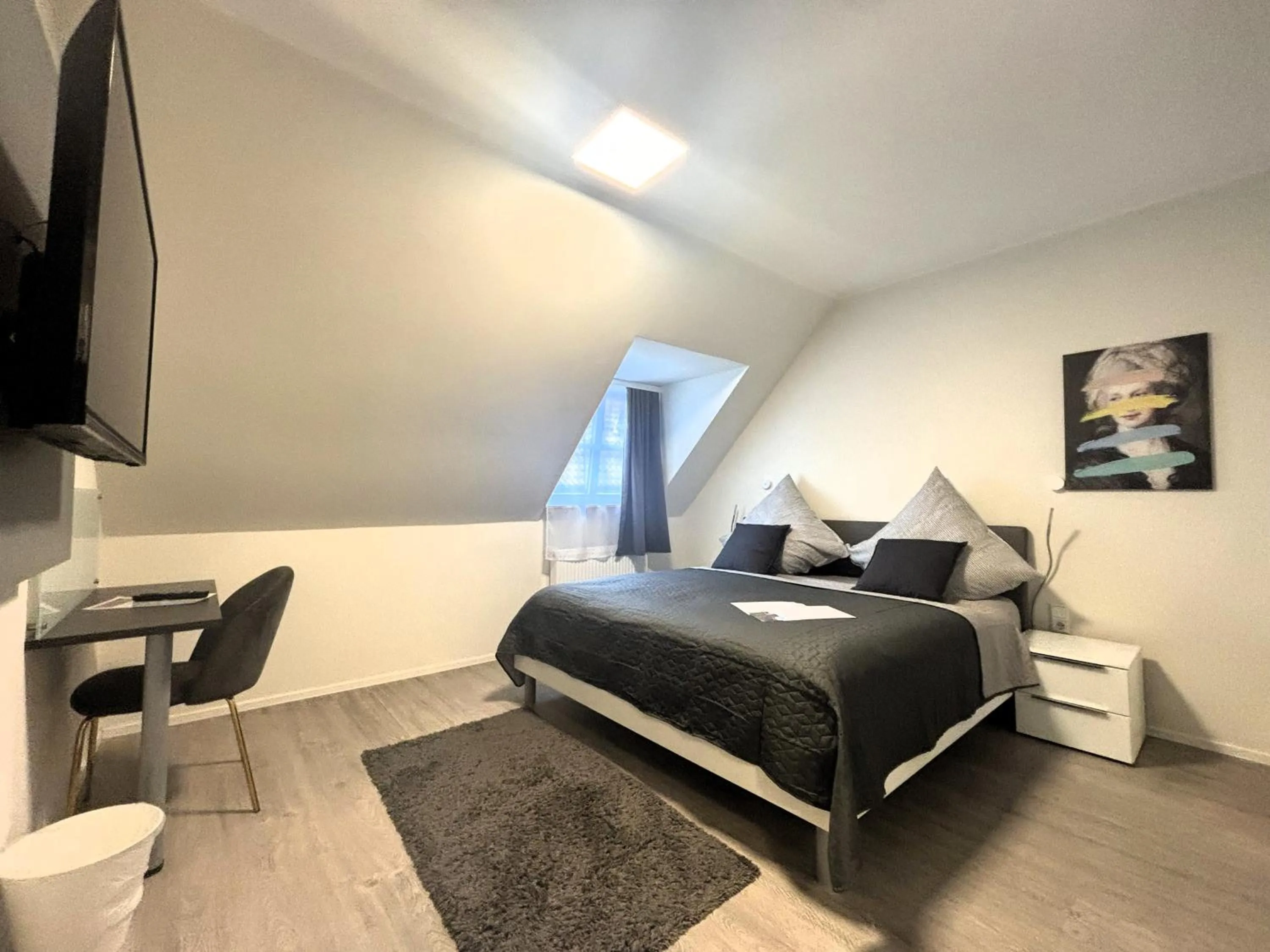 Photo of the whole room, Bed in Simplex Stays Hotel Quartier 8 - Digital Access