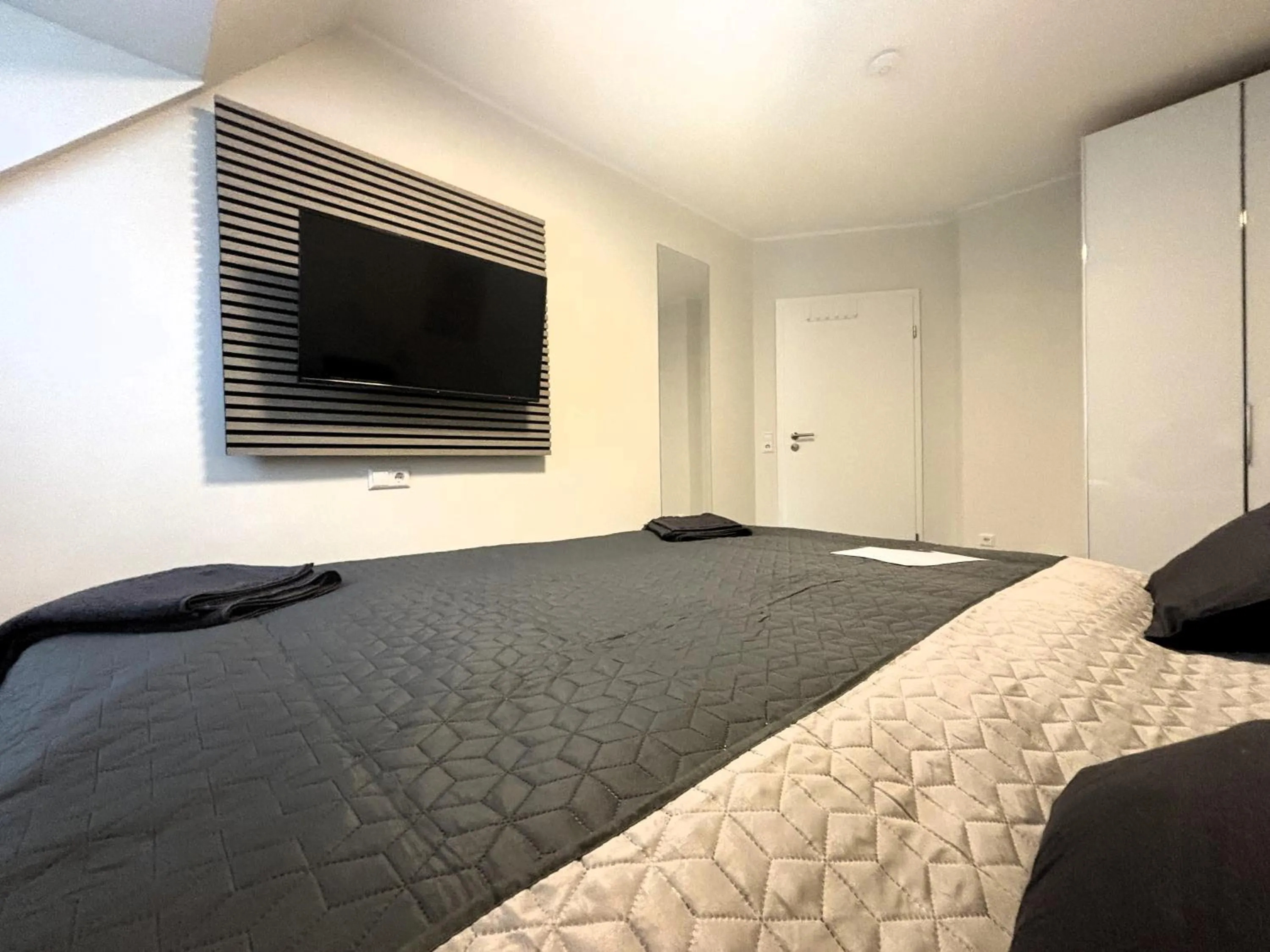 Photo of the whole room, Bed in Simplex Stays Hotel Quartier 8 - Digital Access