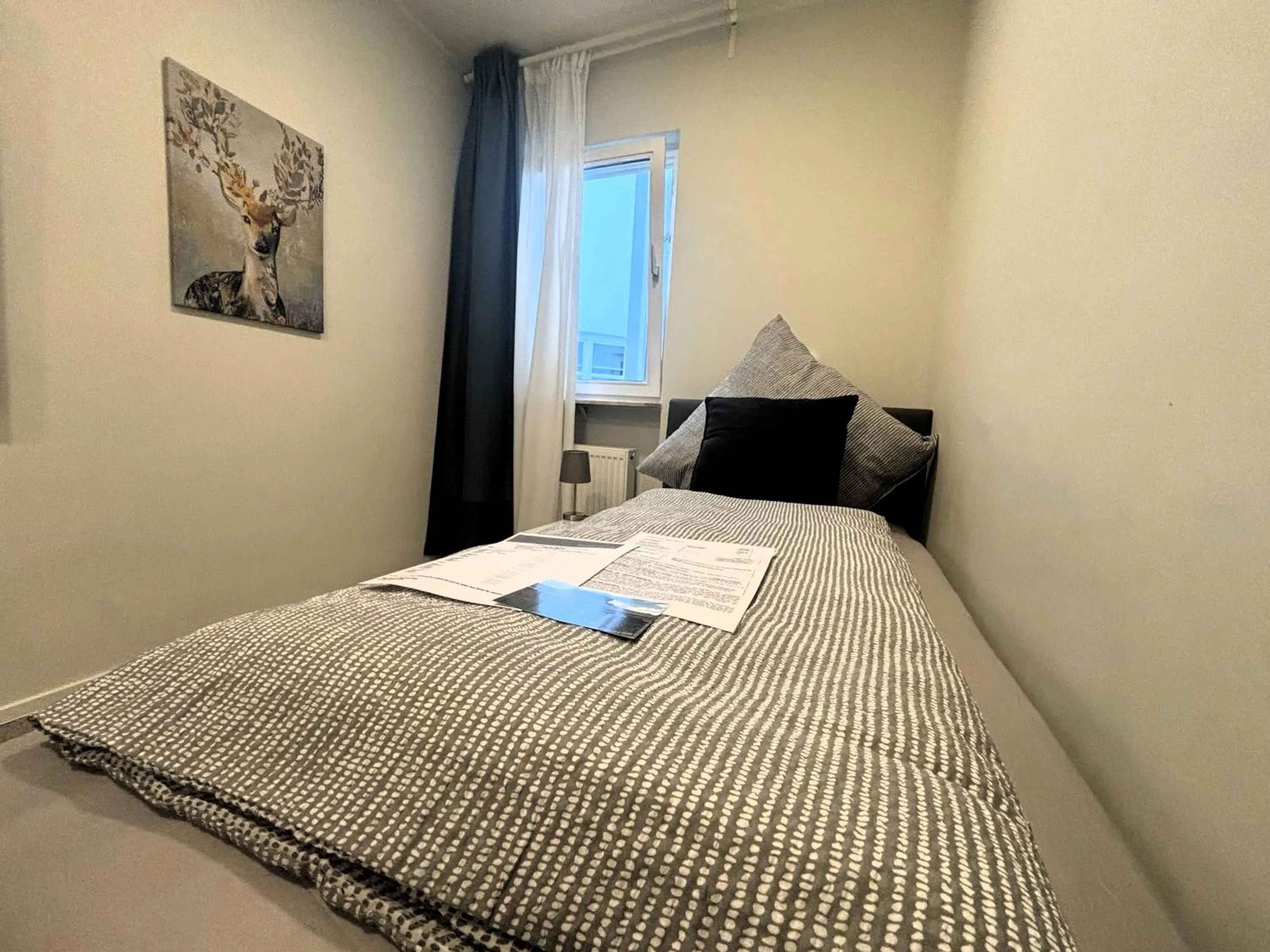 Bedroom, Bed in Simplex Stays Hotel Quartier 8 - Digital Access