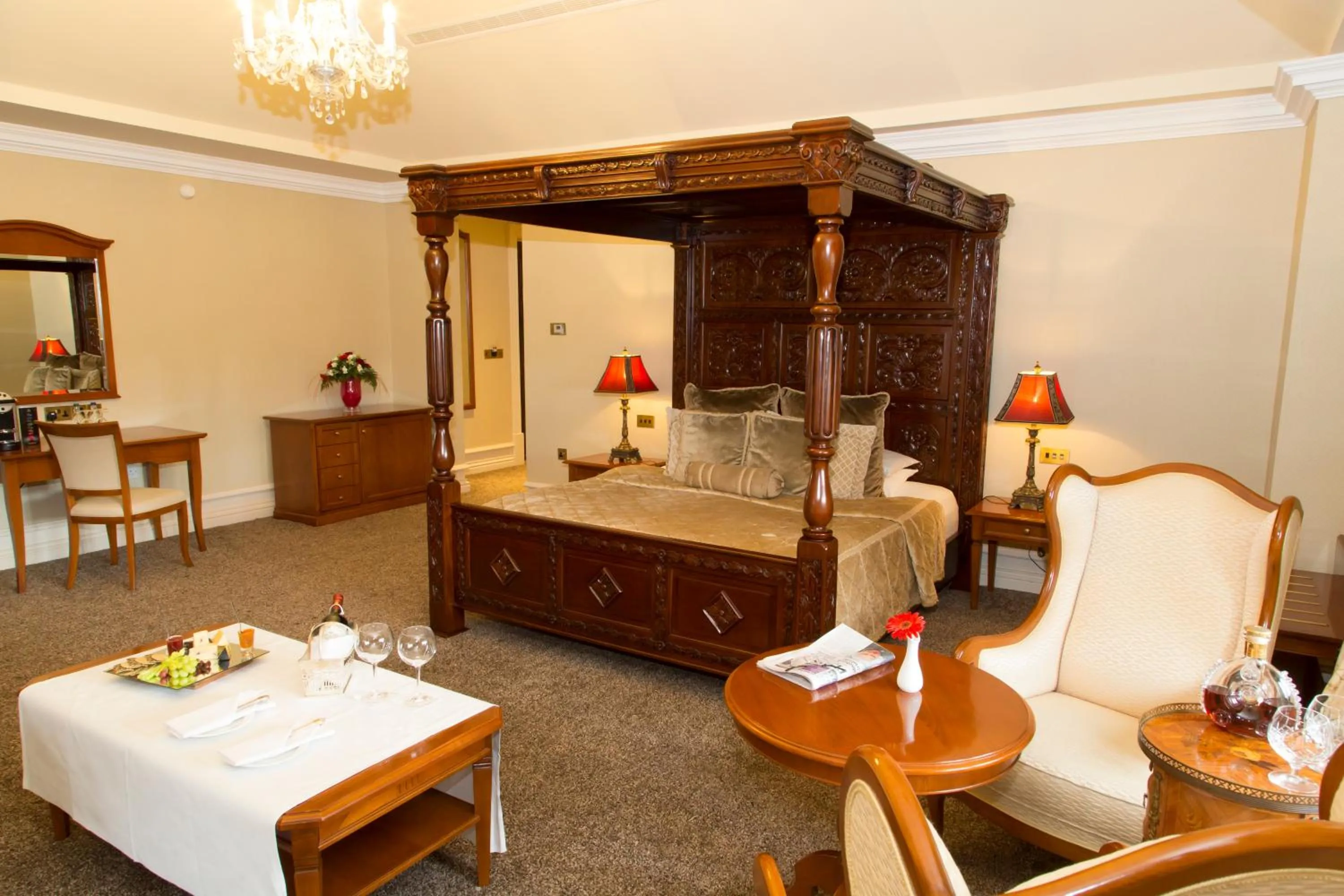 Bed in Kilronan Castle Hotel & Spa