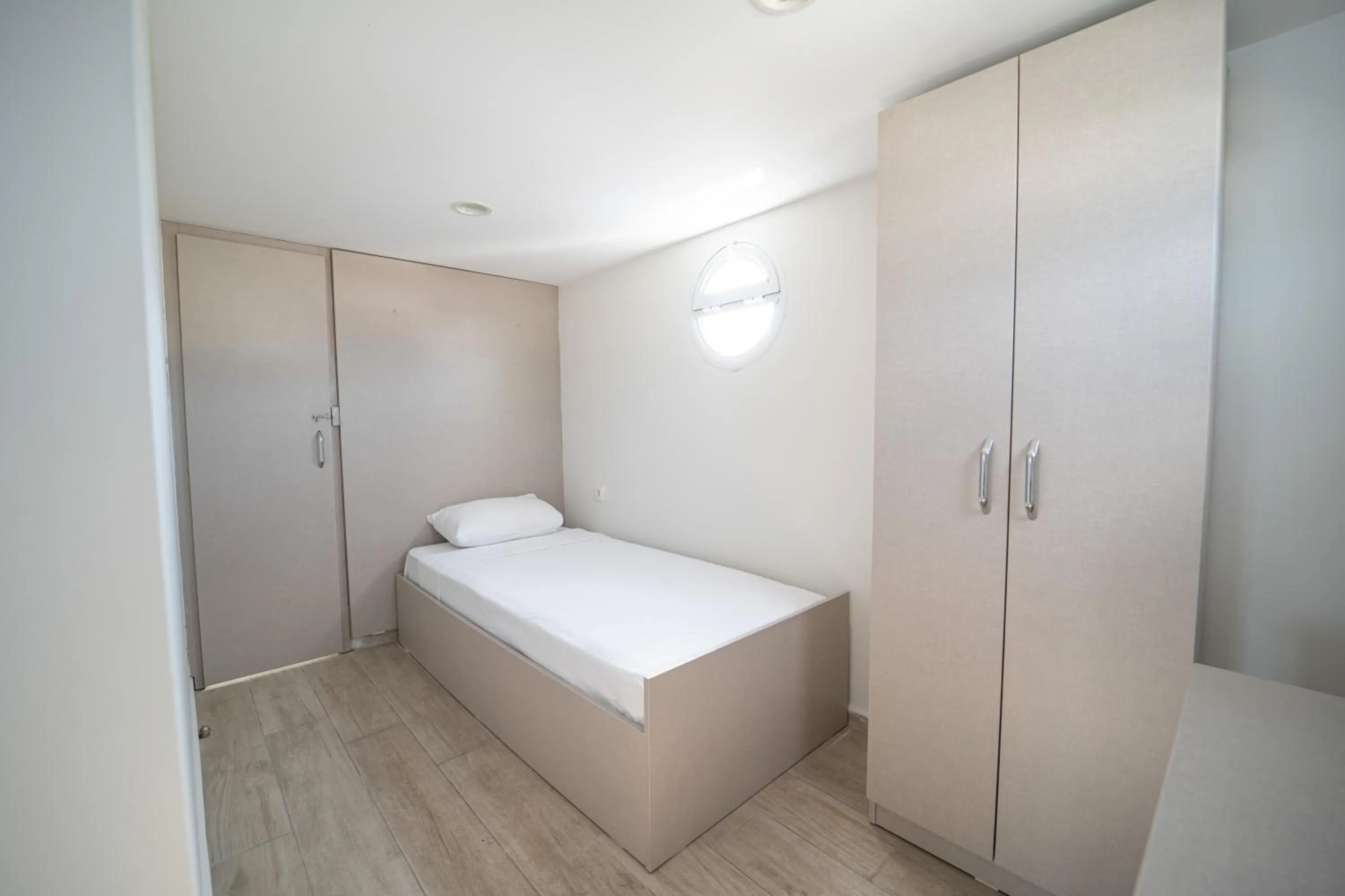 Bed in Moda Beach Hotel