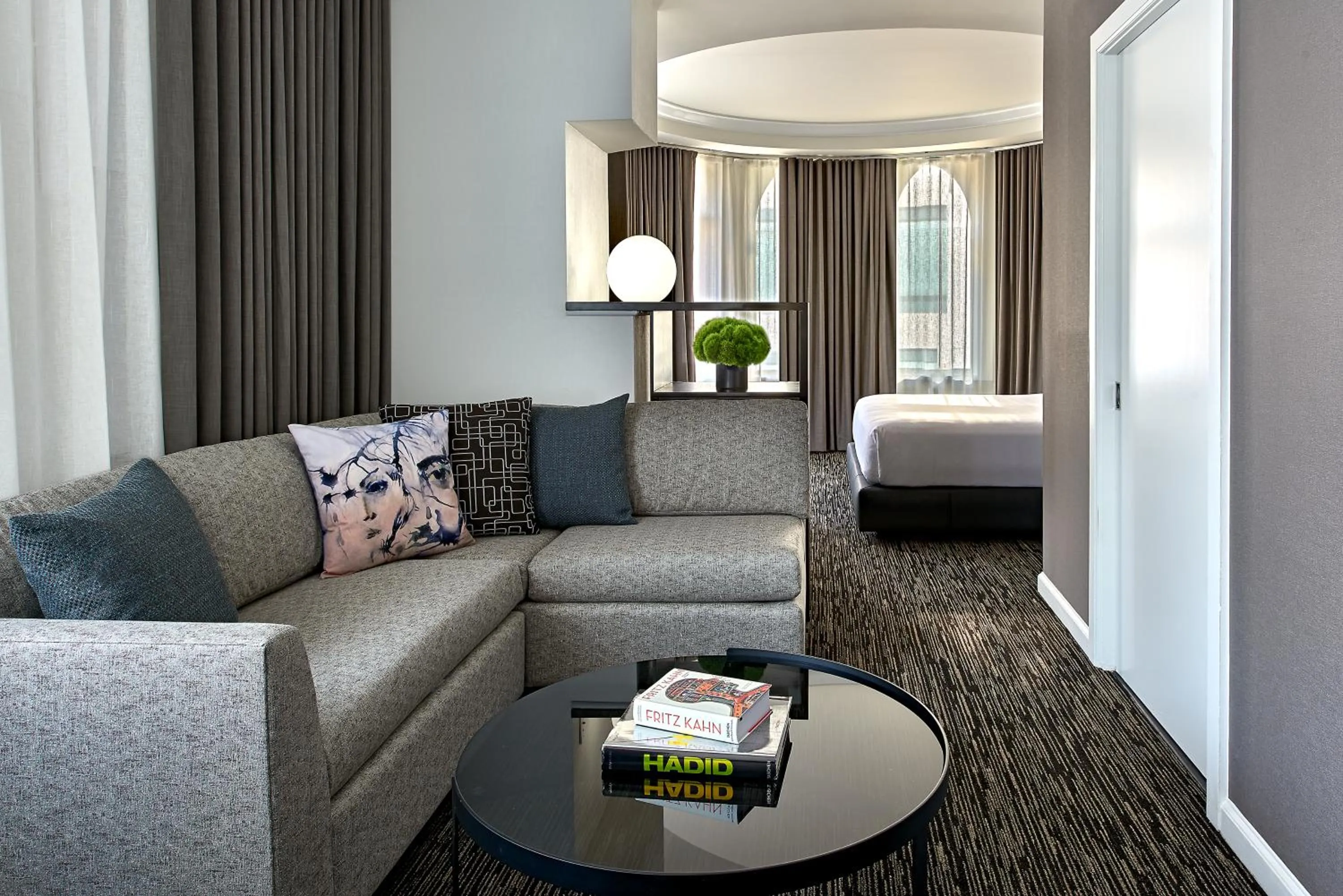 Living room, Bed in Hotel Zelos San Francisco