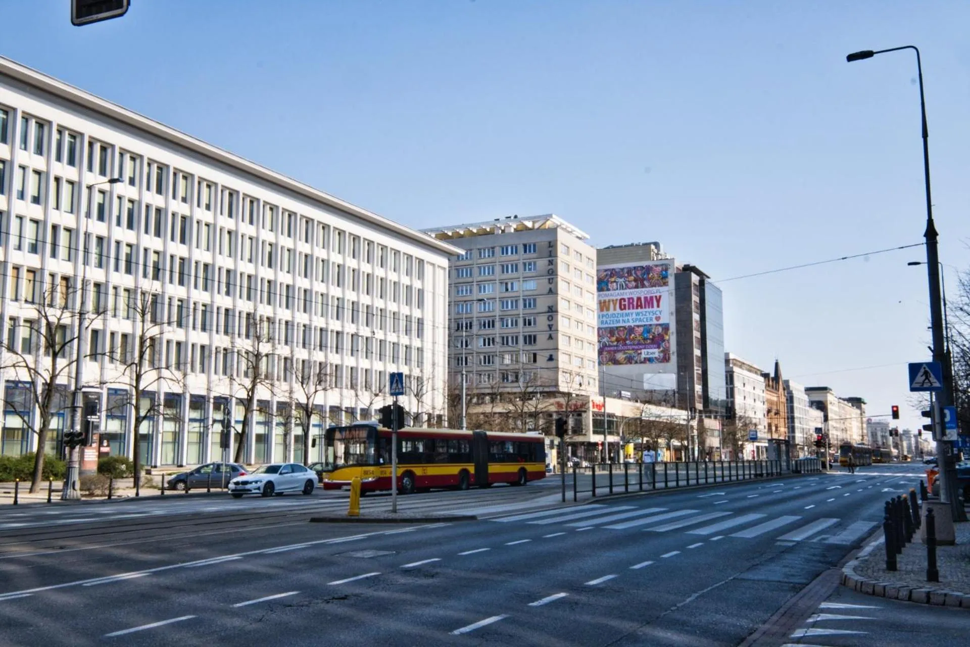 Neighbourhood in Level Rooms