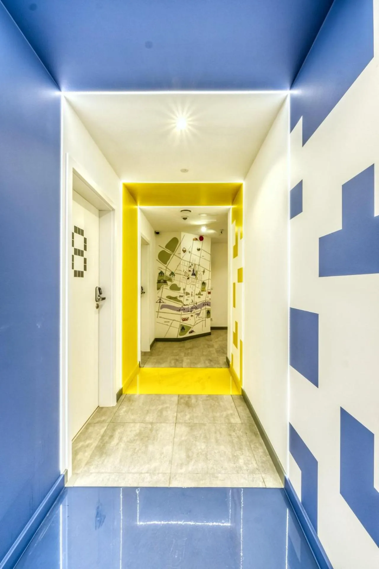 Lobby or reception in Level Rooms