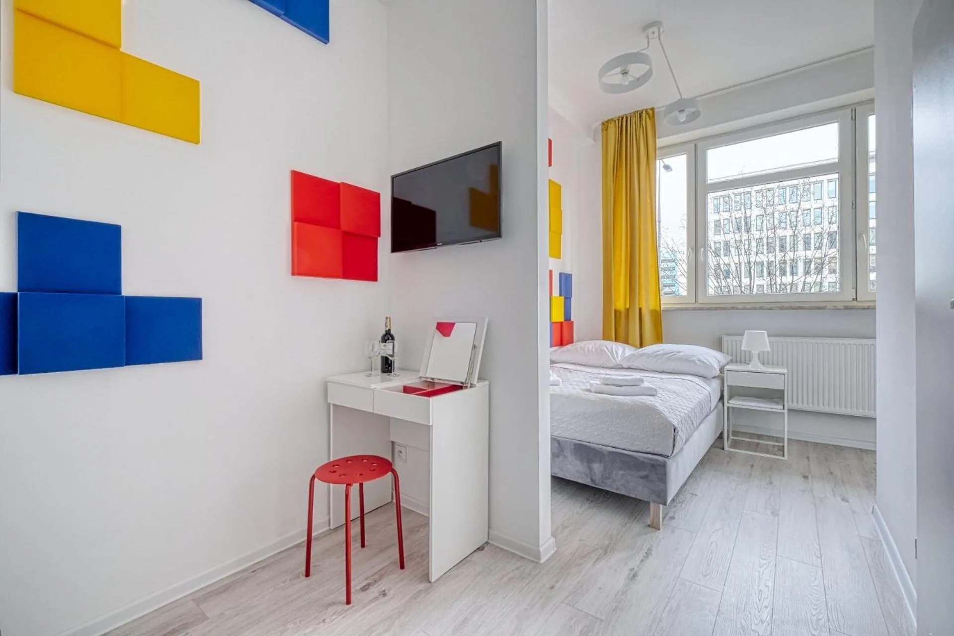 Communal lounge/ TV room, Bed in Level Rooms