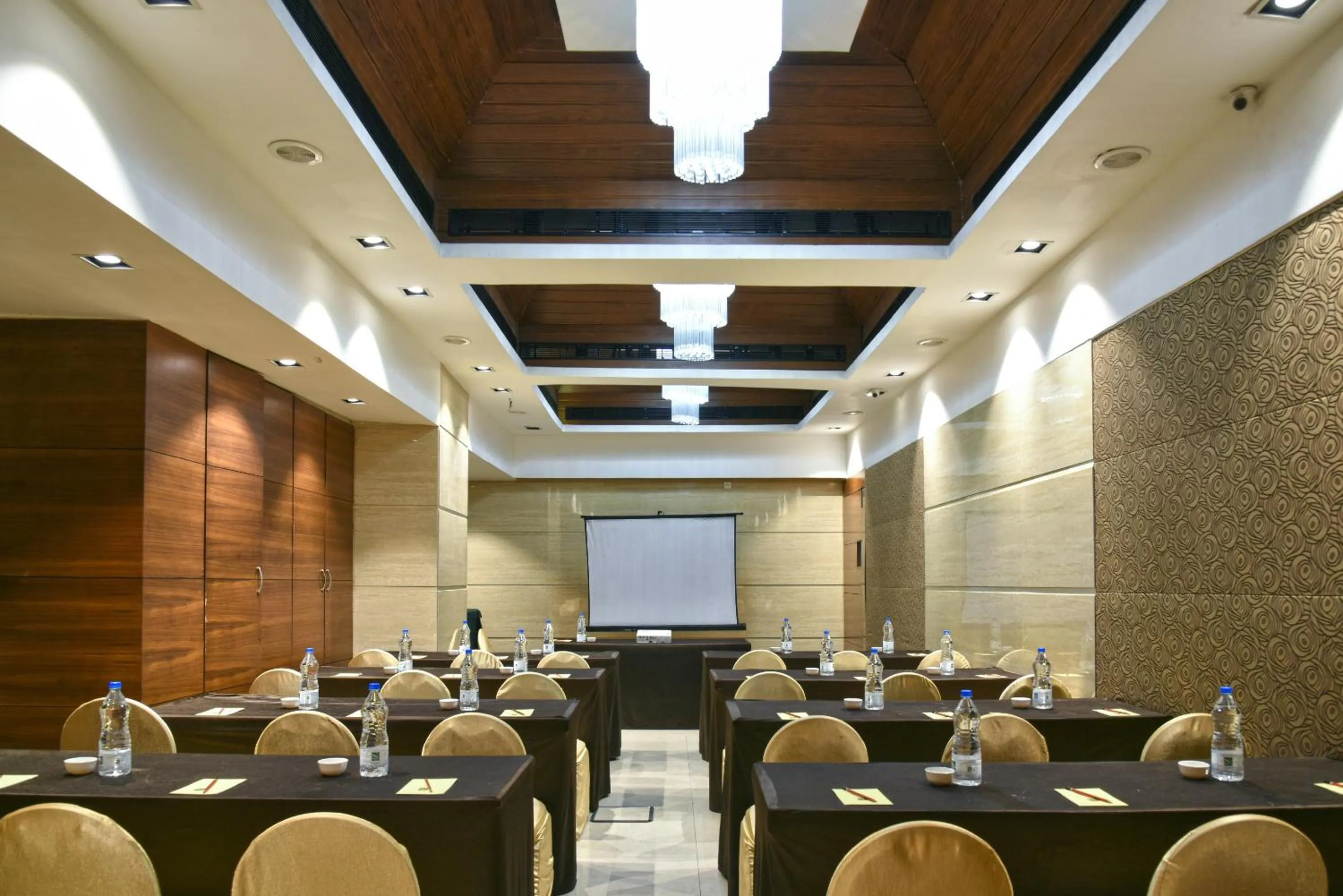 Business facilities in Quality Inn Residency