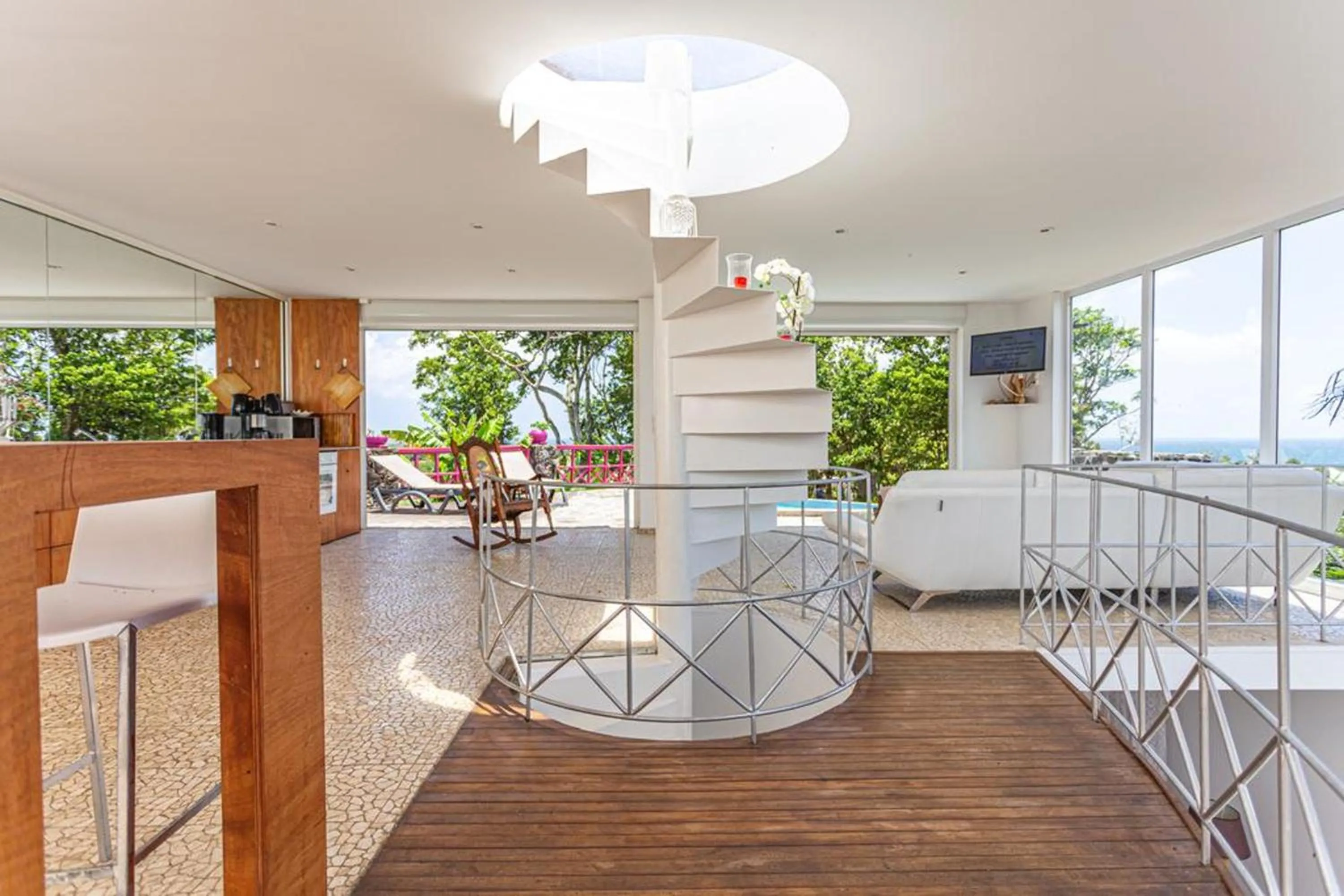Photo of the whole room in Villa élégante à Sainte-Rose avec piscine privée