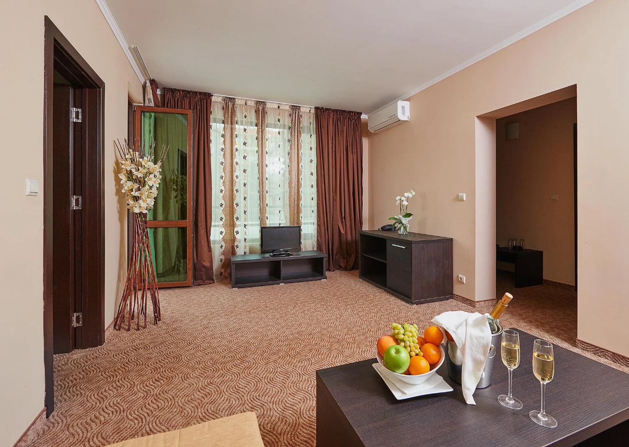 TV and multimedia in Central Plaza