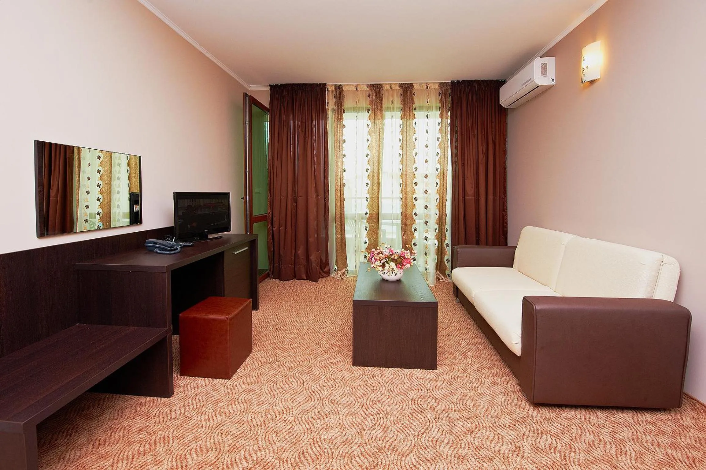 TV and multimedia in Central Plaza