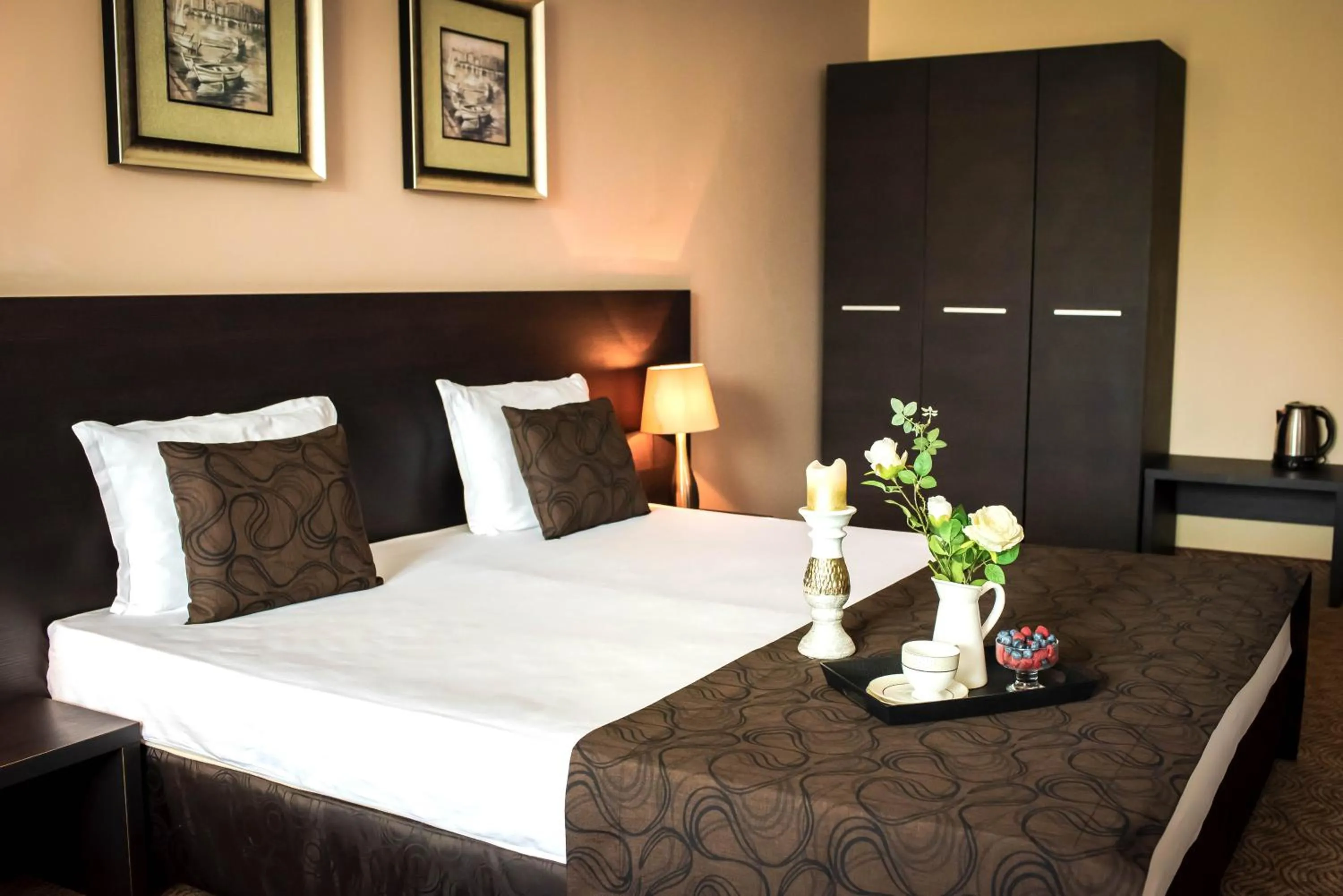 Bed in Central Plaza