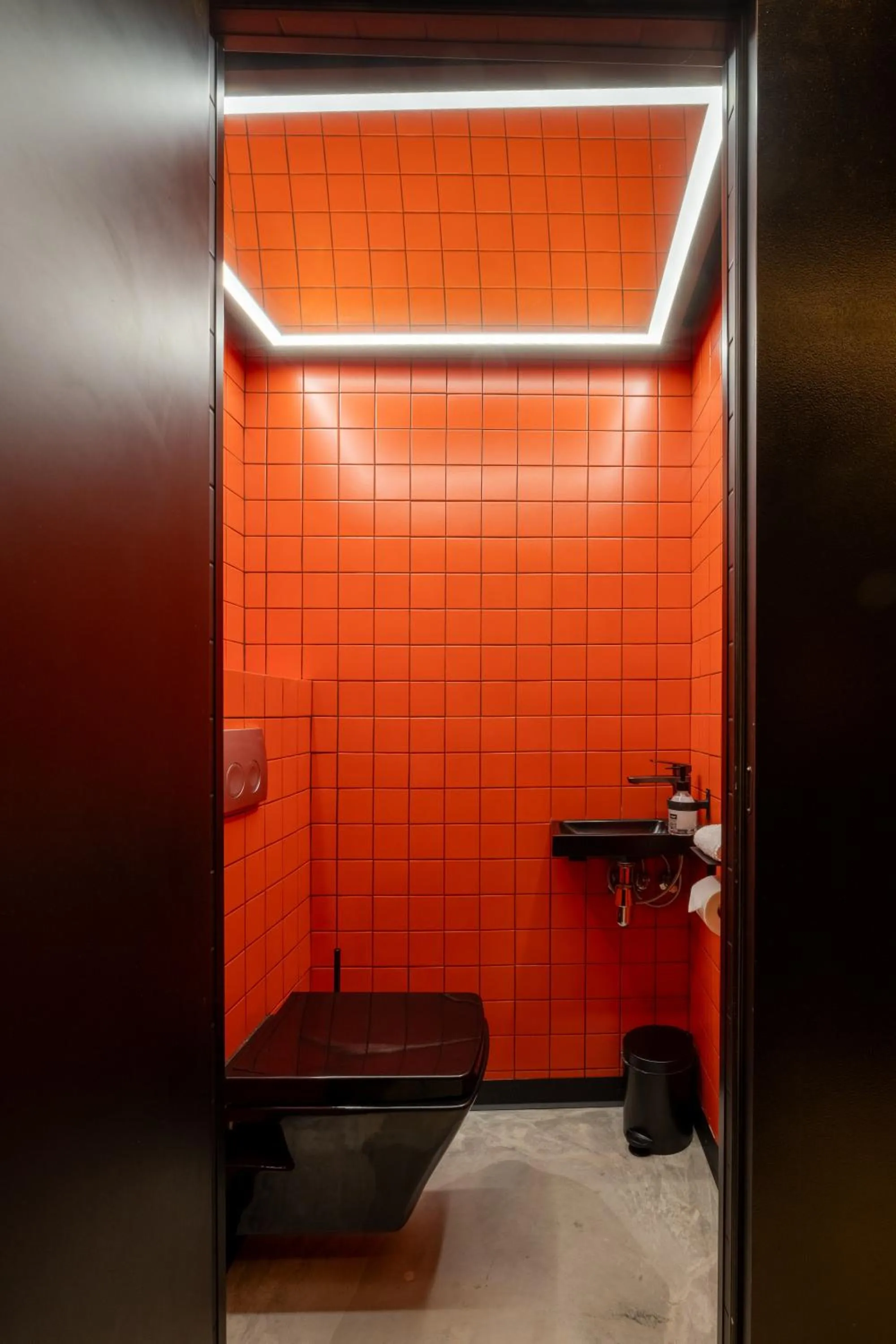 Toilet in !FEST Hotel