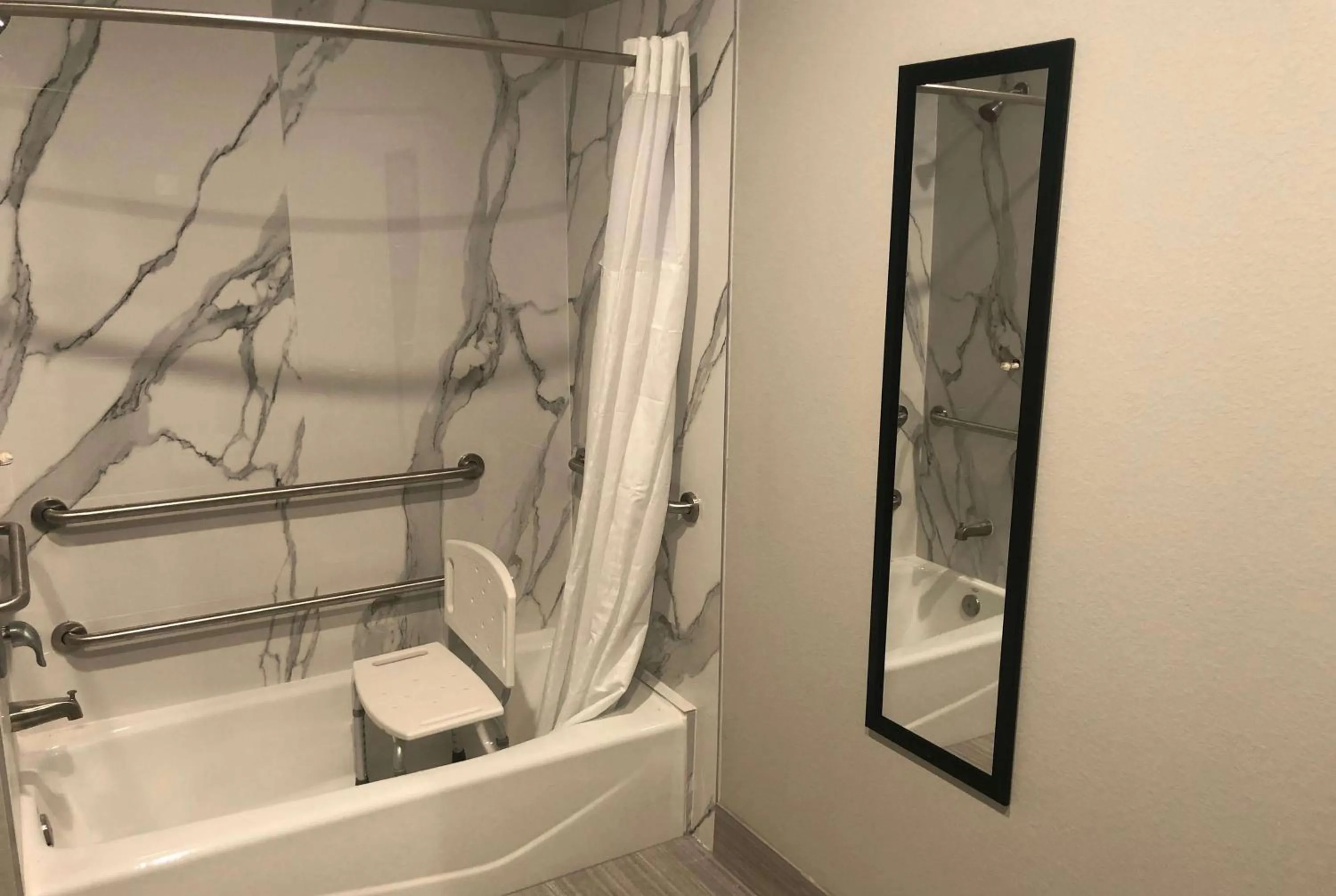 Photo of the whole room in Super 8 by Wyndham Spring/North Houston