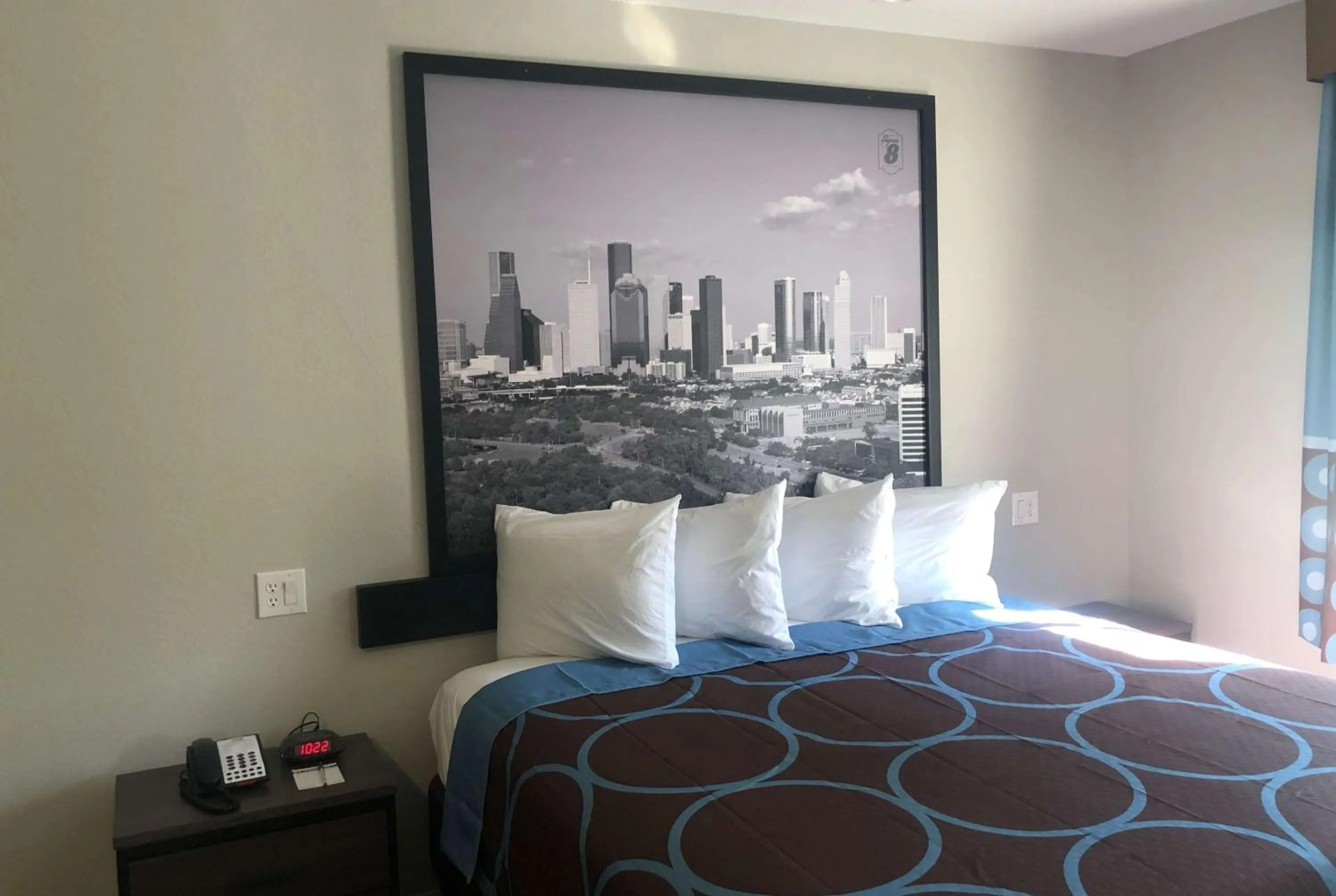 Bed in Super 8 by Wyndham Spring/North Houston