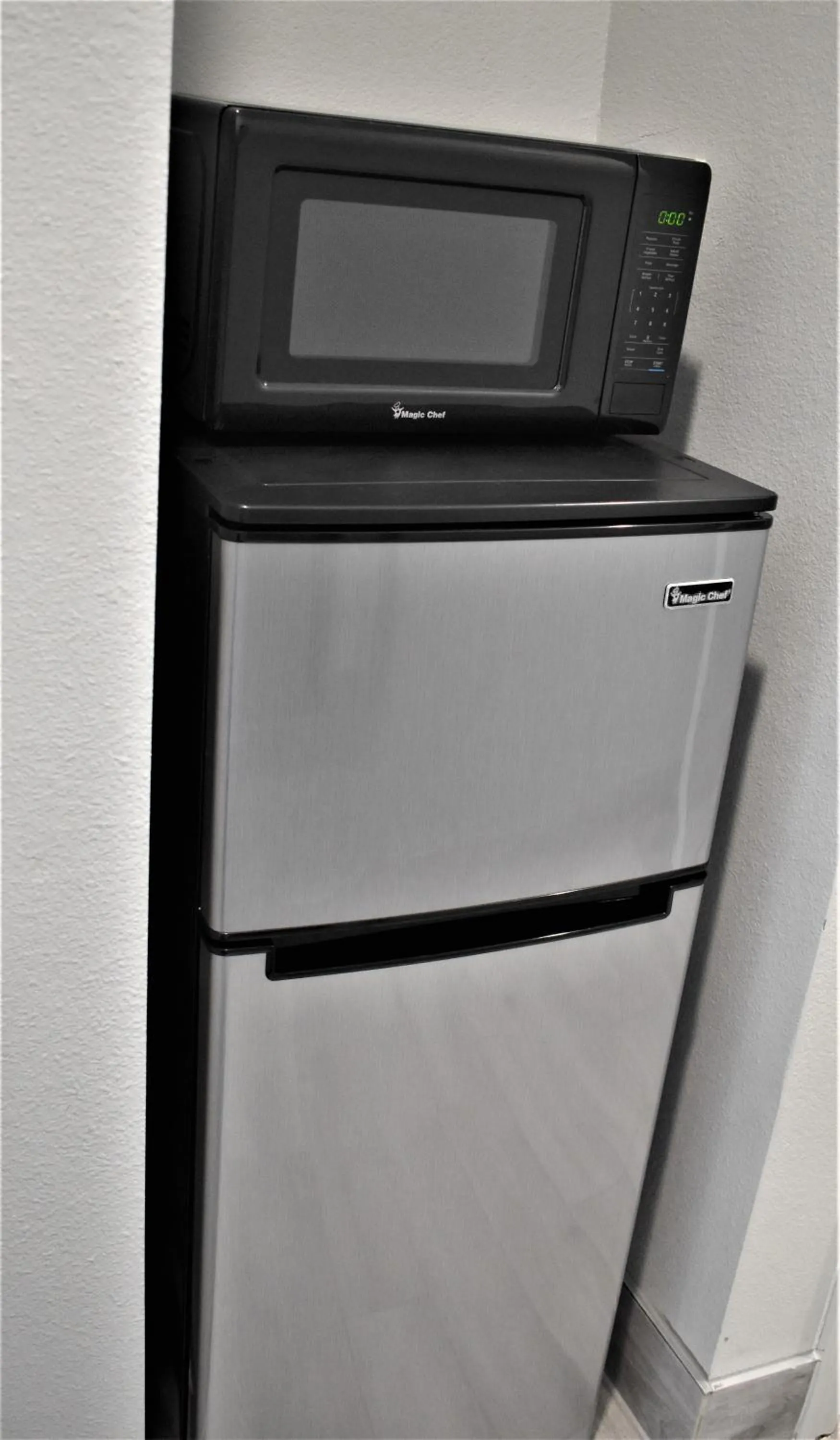 room service in Days Inn & Suites by Wyndham Downtown/University of Houston