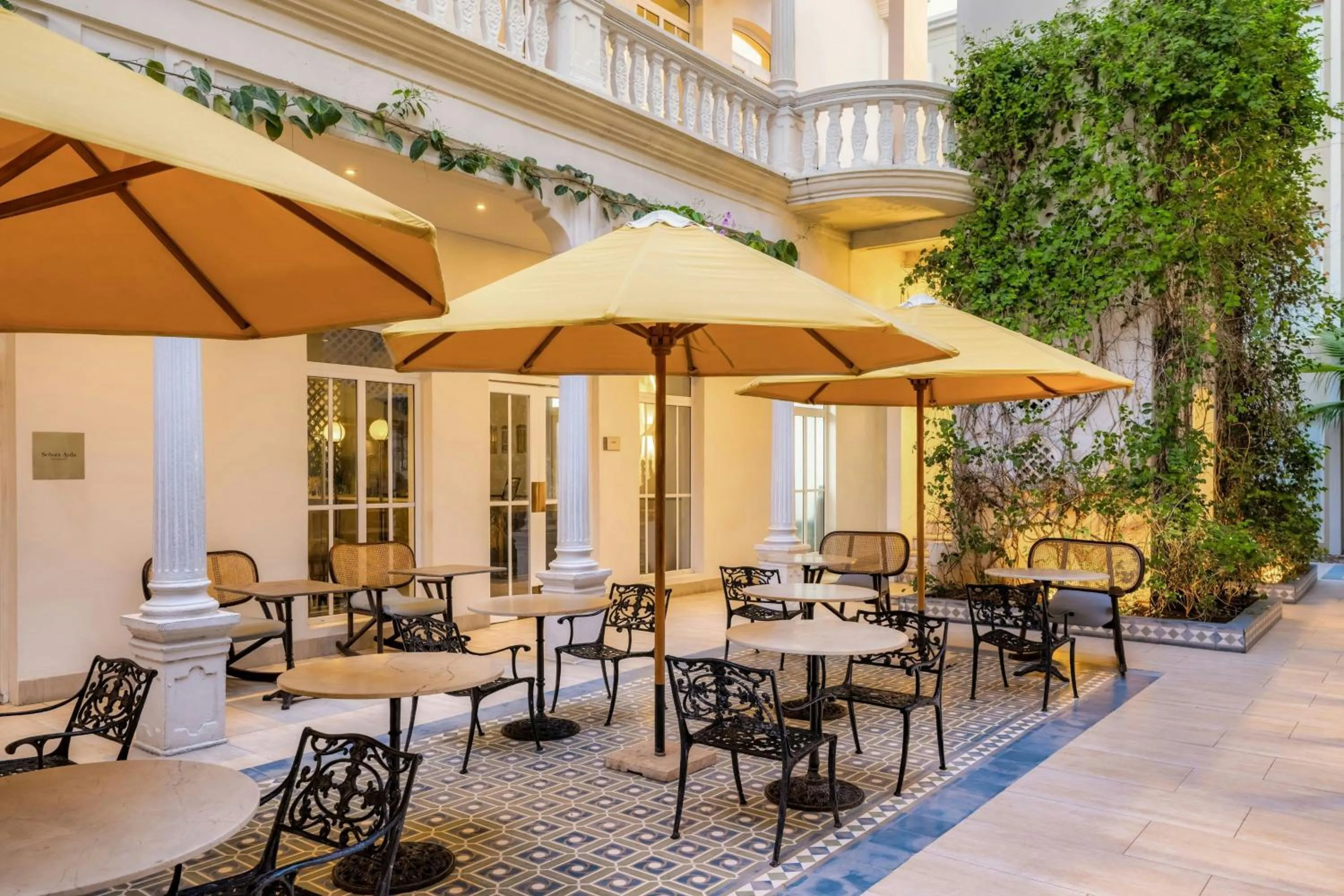 Lounge or bar in Ermita Cartagena, a Tribute Portfolio Hotel