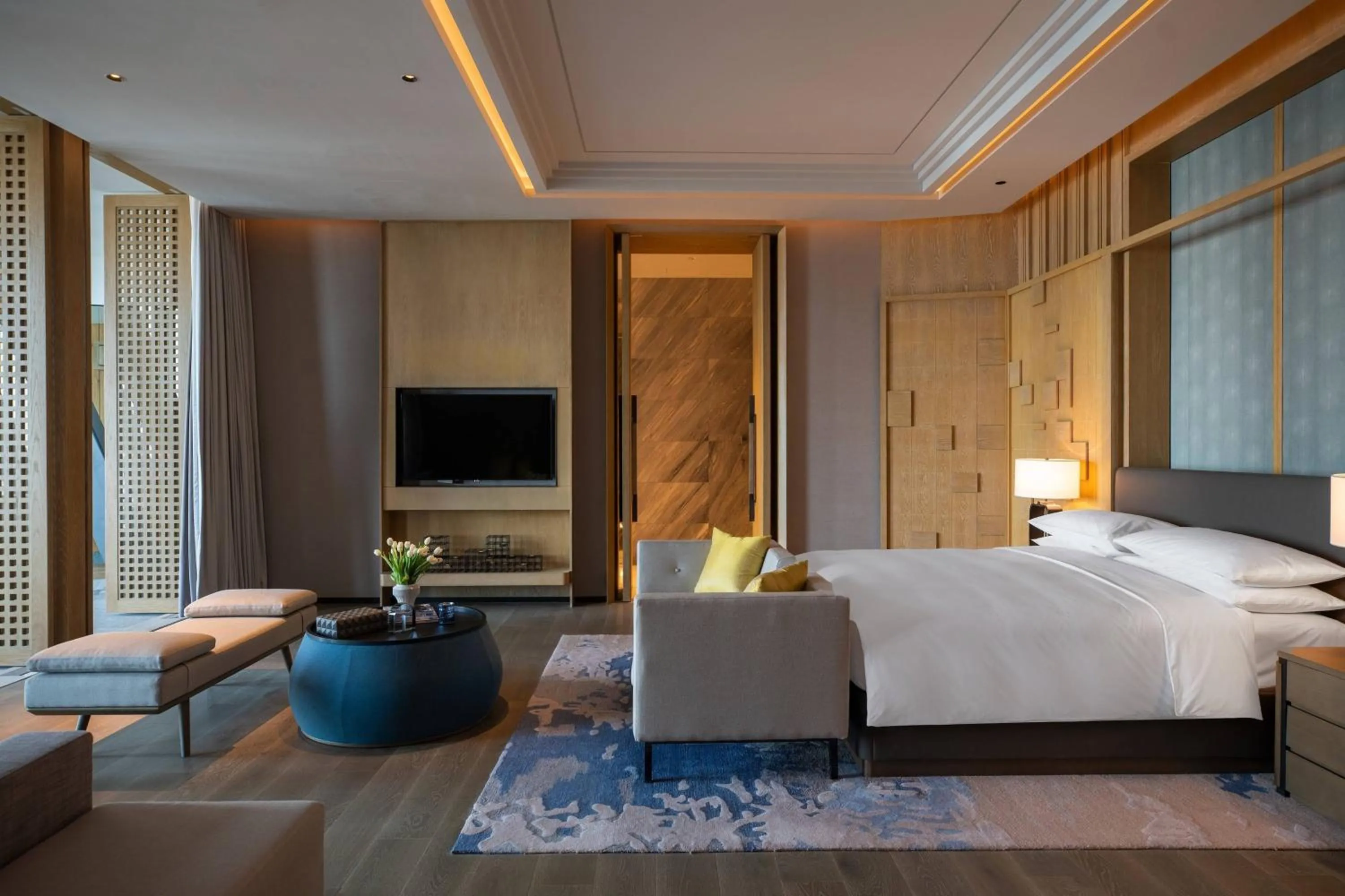 Bedroom, Bed in Renaissance Xiamen Hotel