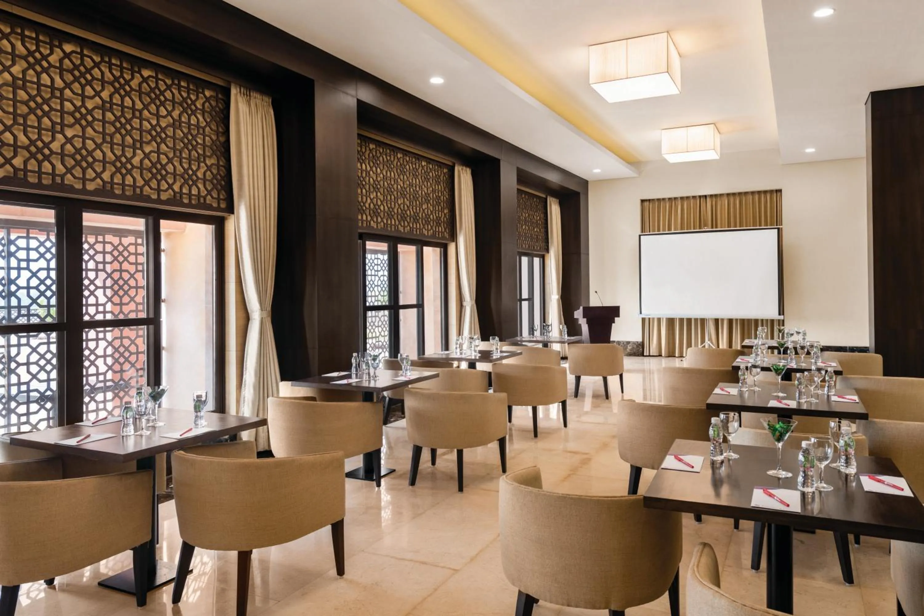 Restaurant/places to eat in Ramada Encore by Wyndham Statue of Unity