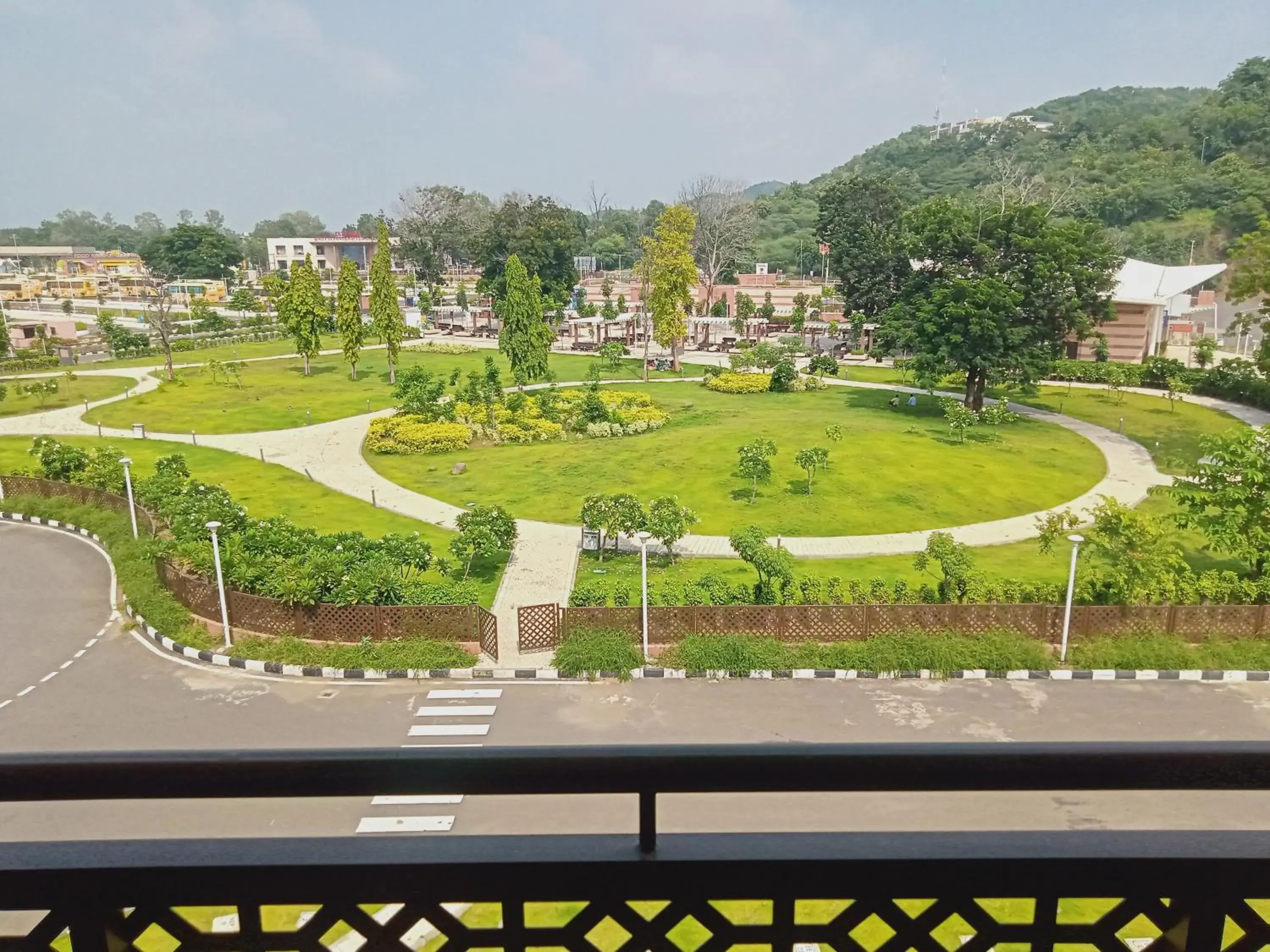 Superior King Room with Garden View - Non-Smoking in Ramada Encore by Wyndham Statue of Unity Superior King Room with Garden View - Non-Smoking in Ramada Encore by Wyndham Statue of Unity