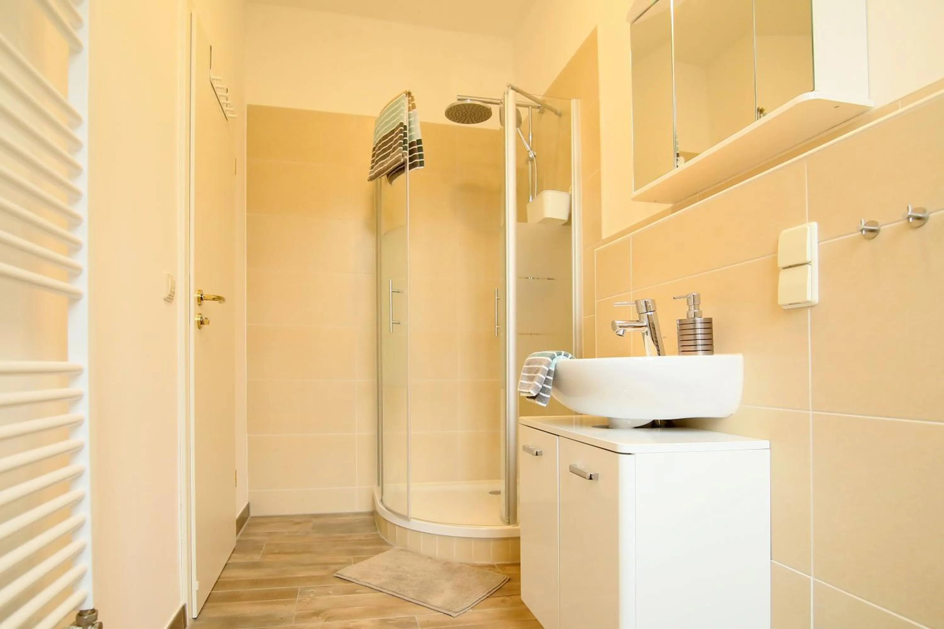 Shower in Kaitzbach-Idylle