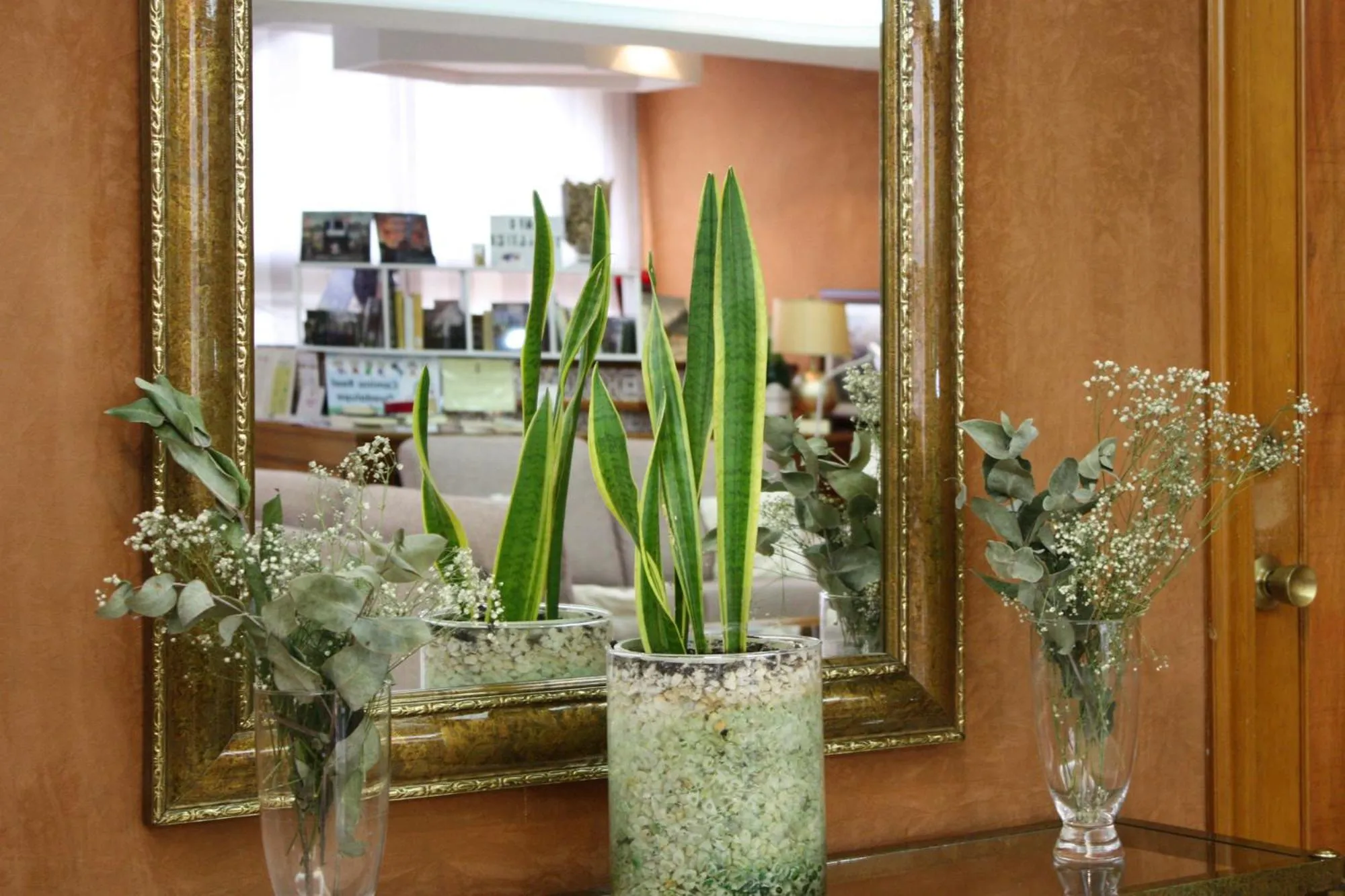 Communal lounge/ TV room in Hotel Castilla Torrijos