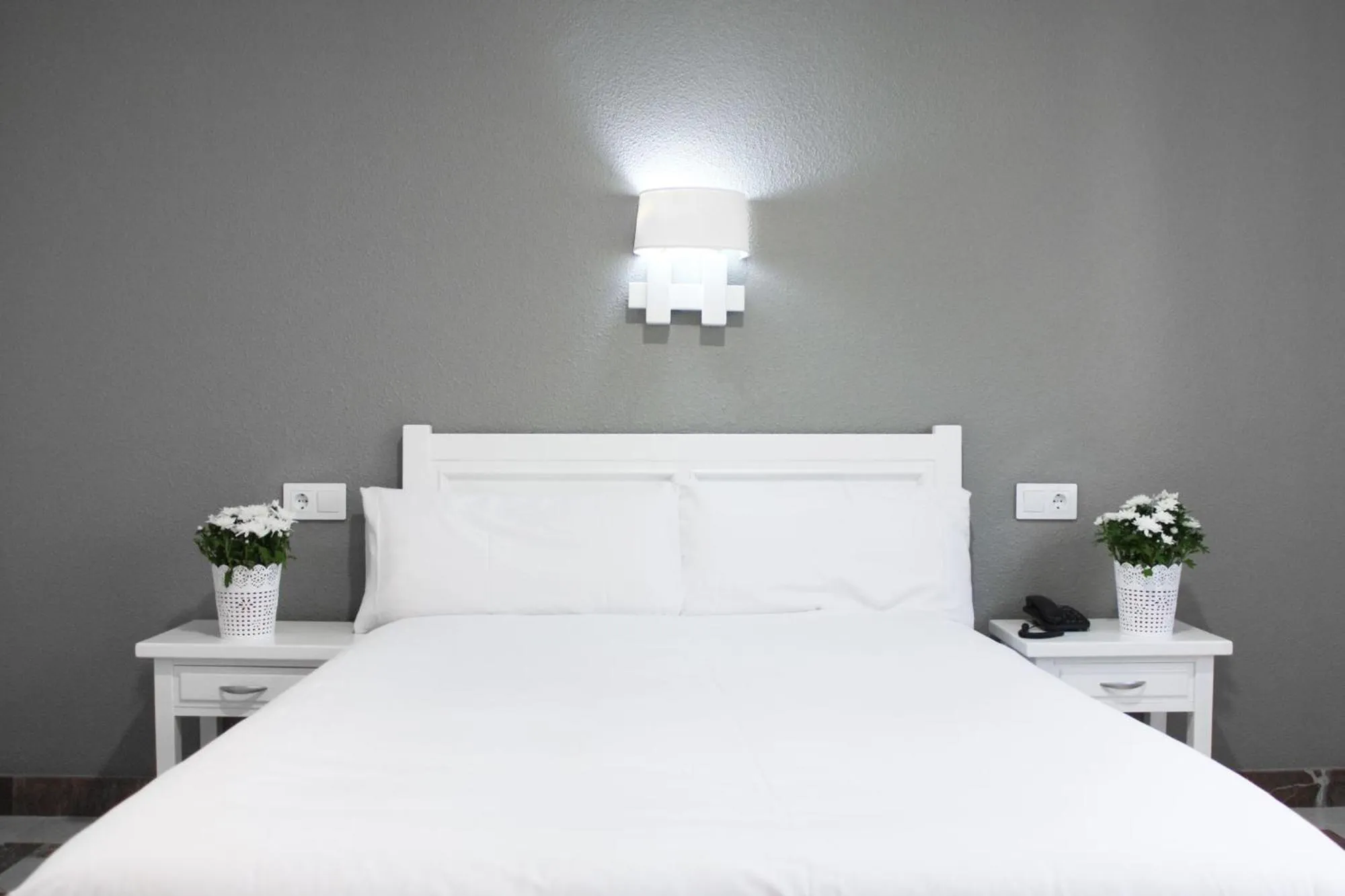 Photo of the whole room, Bed in Hotel Castilla Torrijos