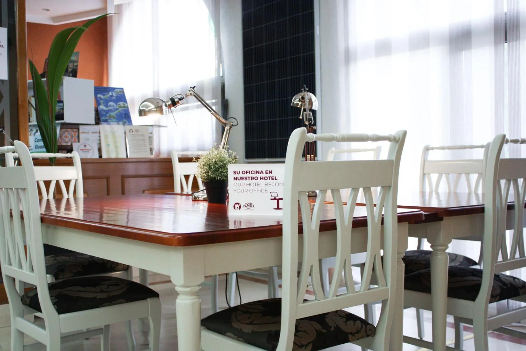 Communal lounge/ TV room in Hotel Castilla Torrijos