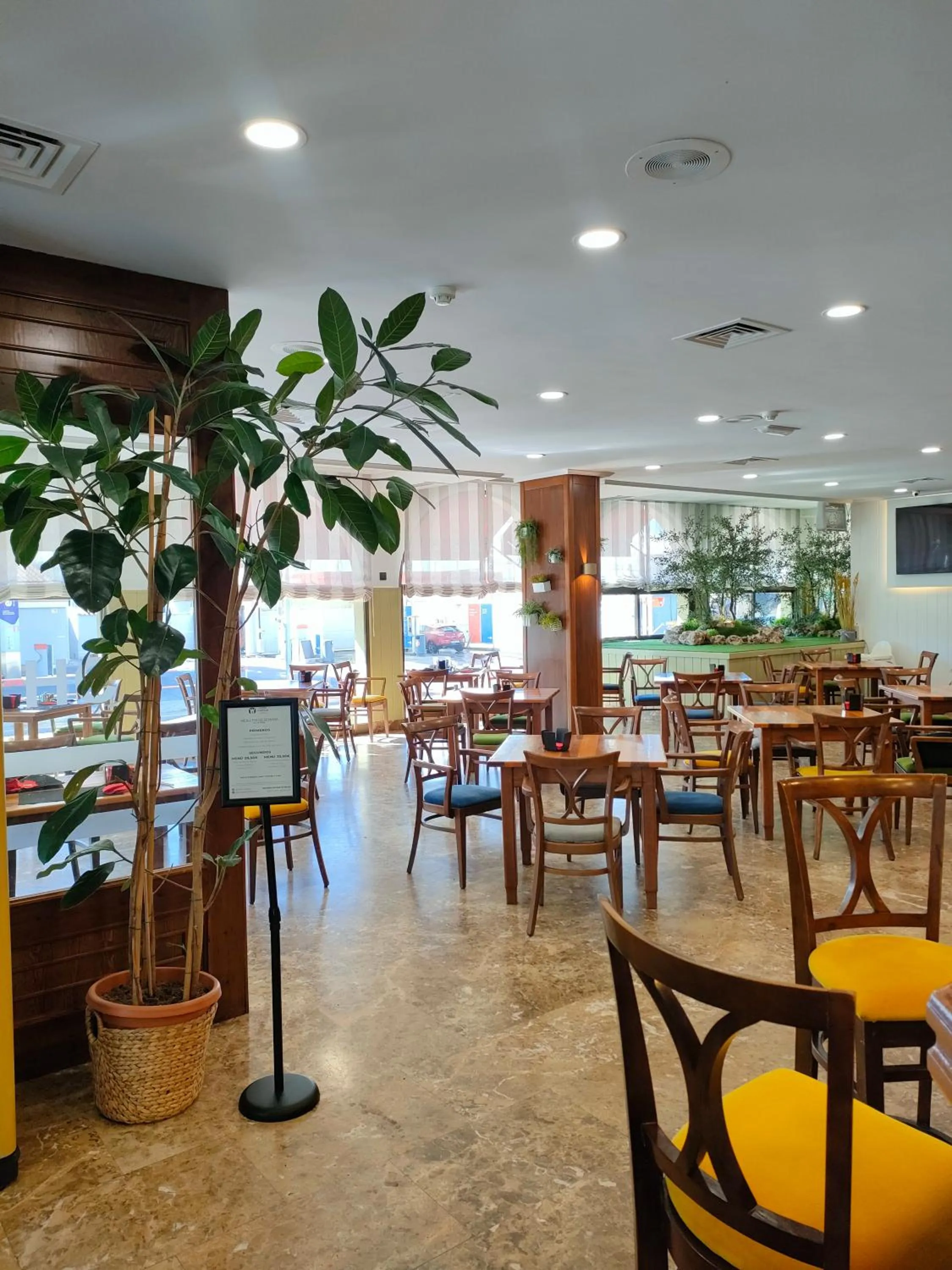 Restaurant/places to eat in Hotel Castilla Torrijos