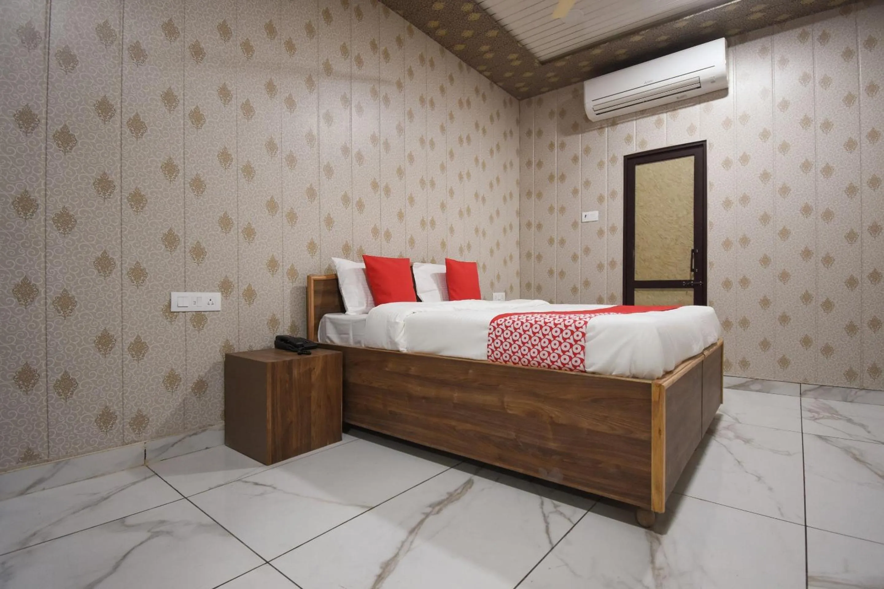 Bedroom, Bed in Hotel O New Delhi