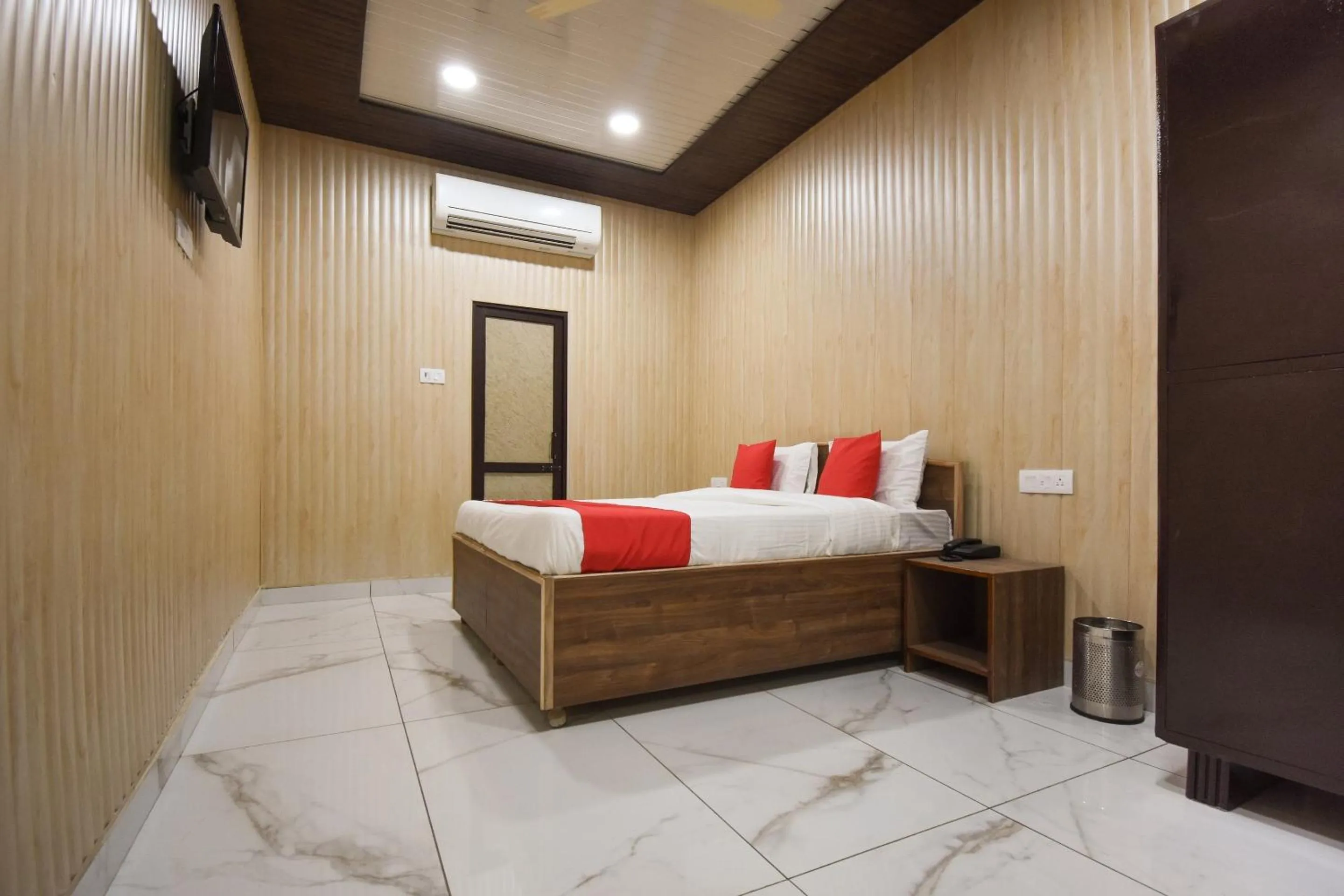 Bedroom, Bed in Hotel O New Delhi