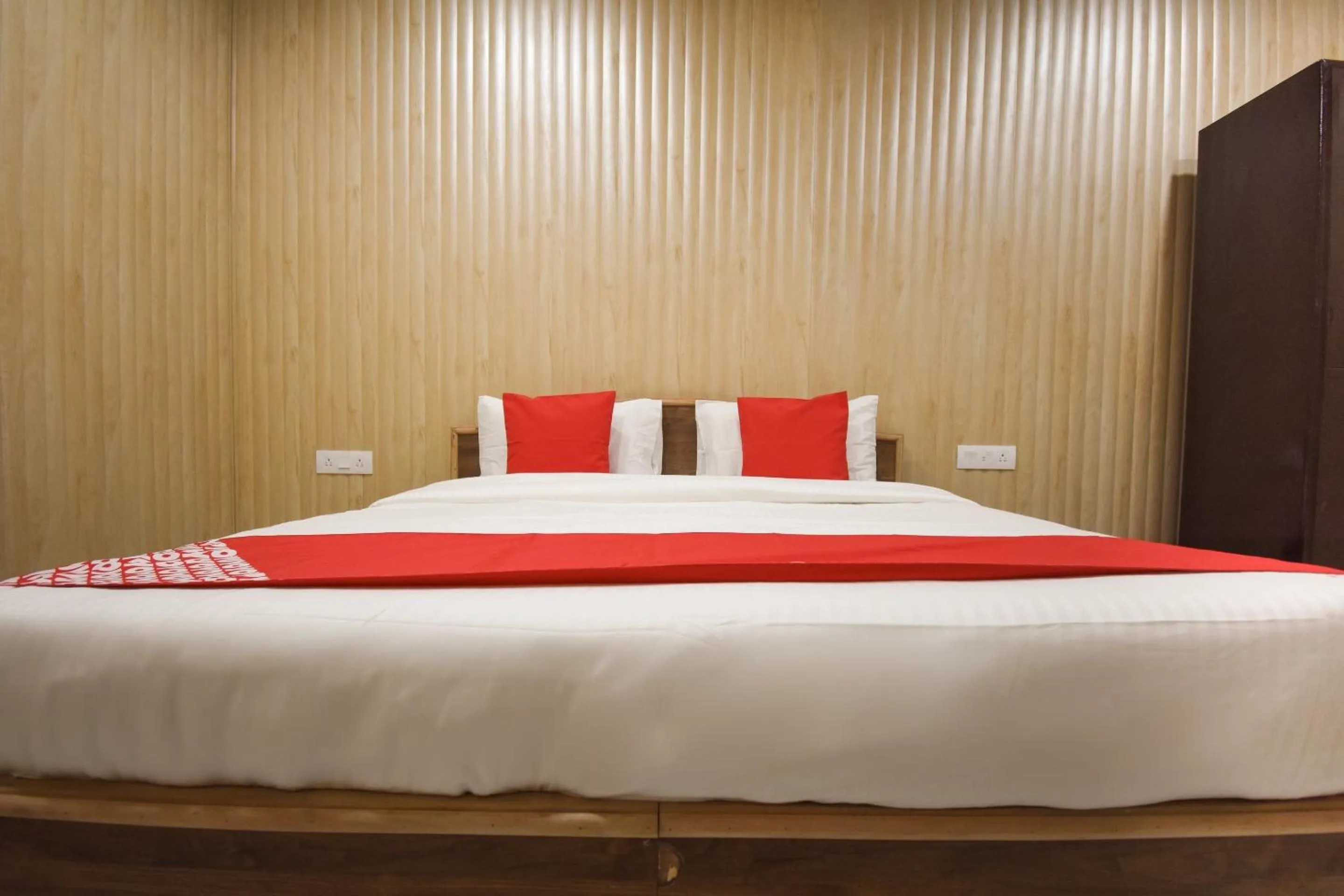 Bedroom, Bed in Hotel O New Delhi