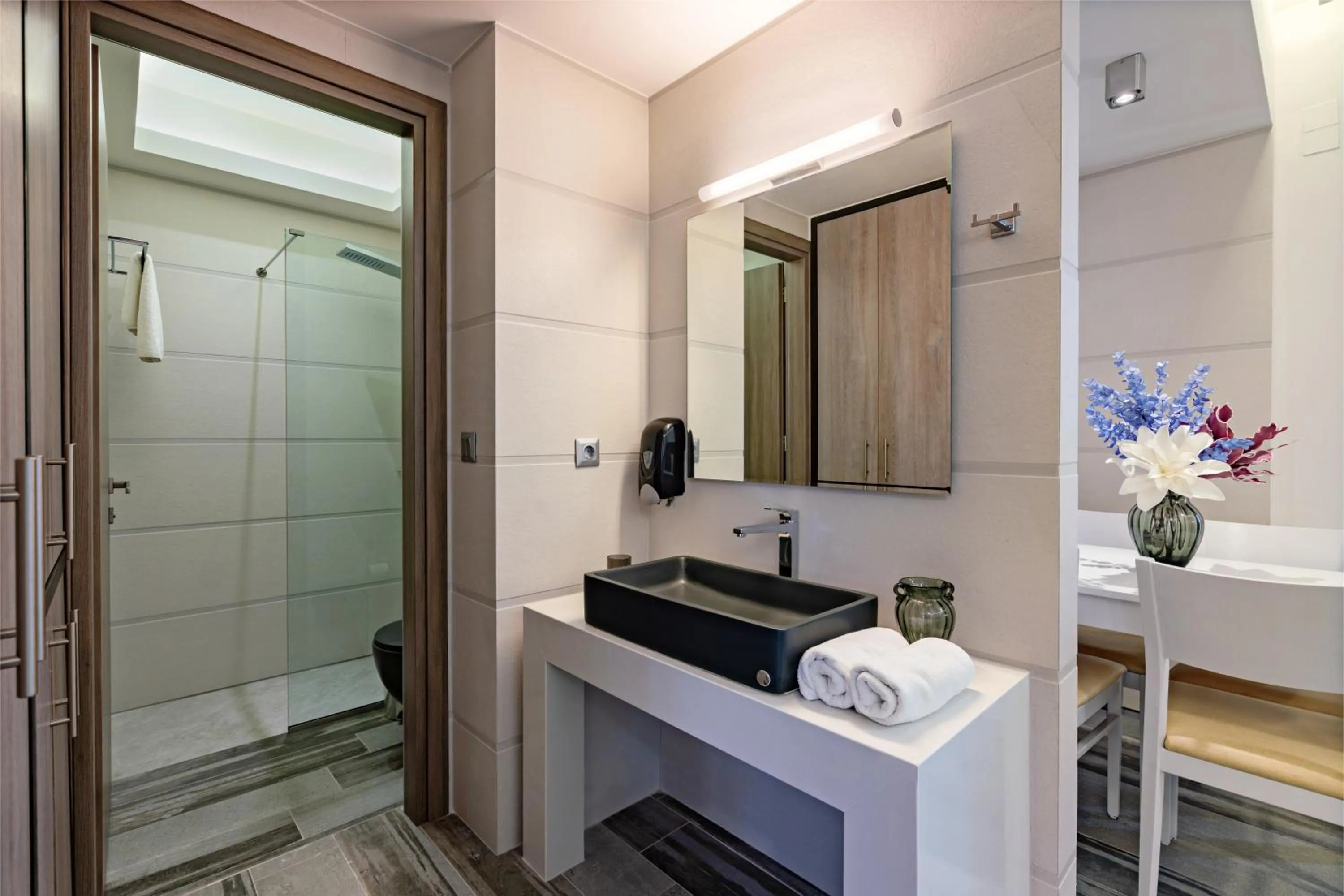 Shower in Summer Dream