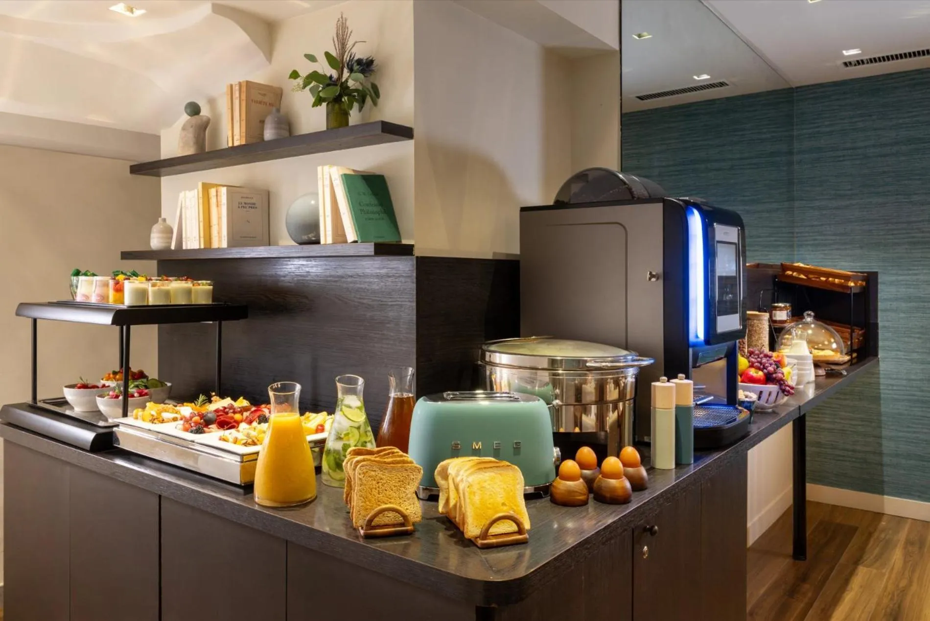 Breakfast in Midnight Hôtel Paris