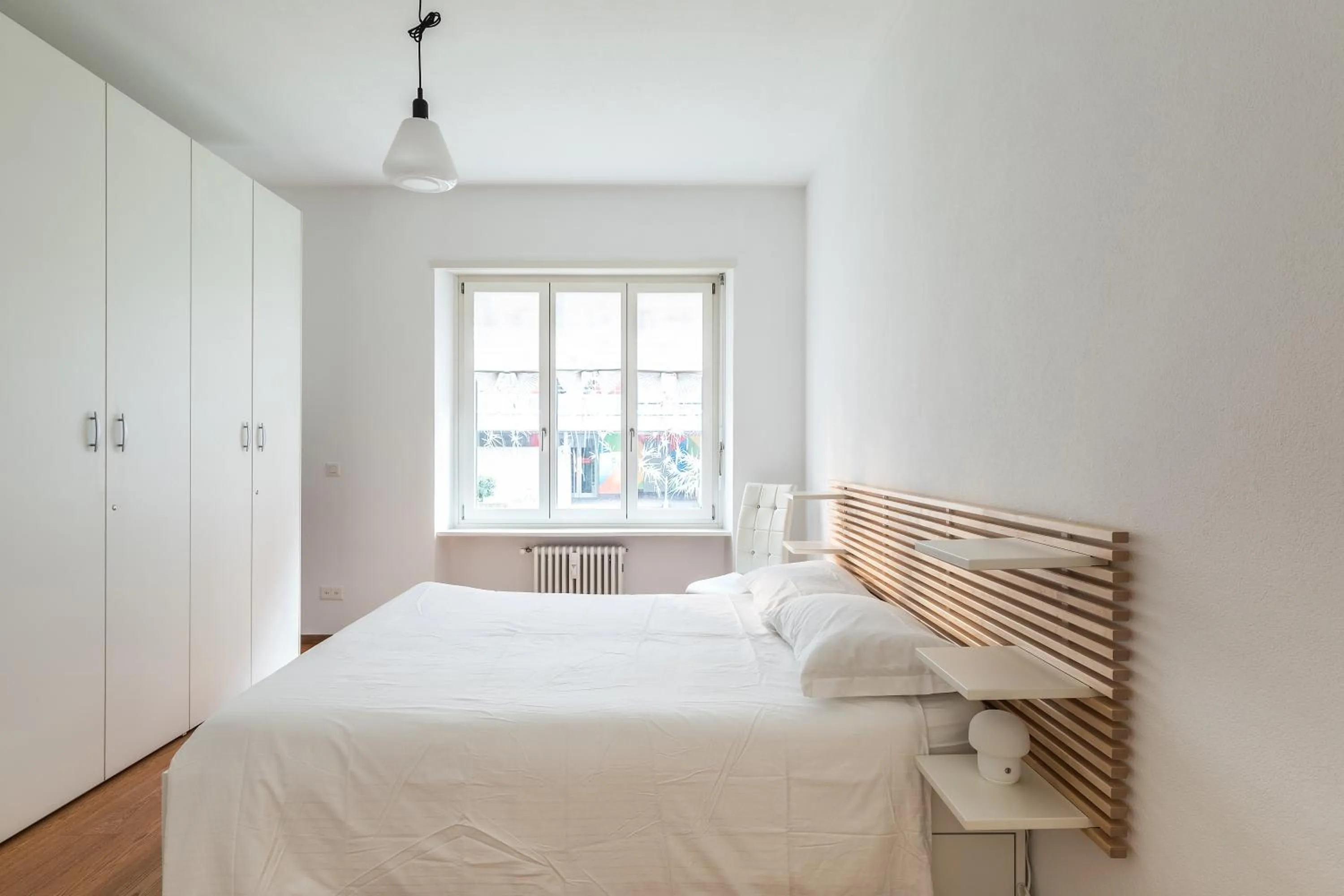 Bed in Tigli Apartment by Quokka 360 - bright lakeside flat