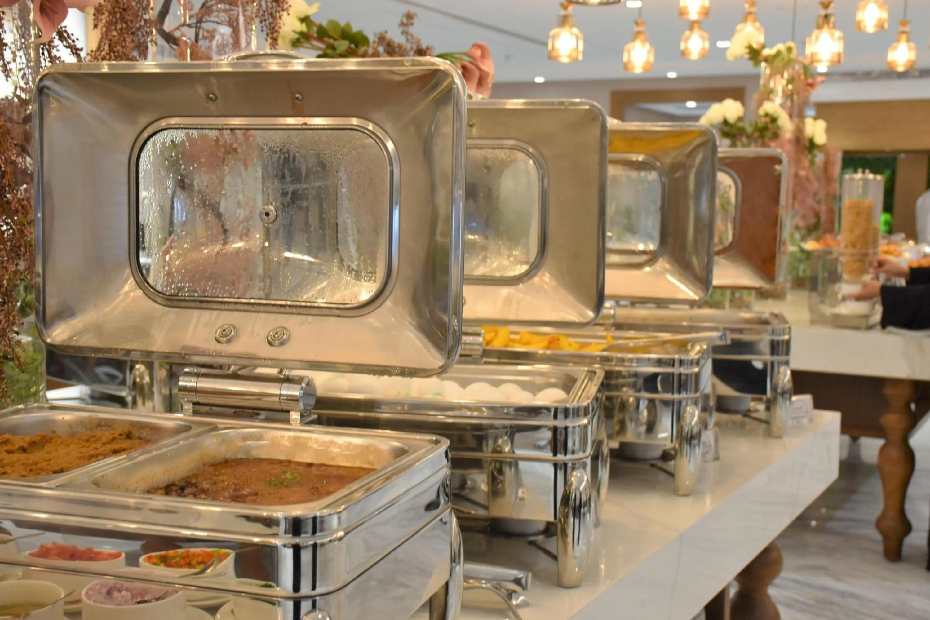 Food and drinks in Midan Hotel & Suites Al Aziziya