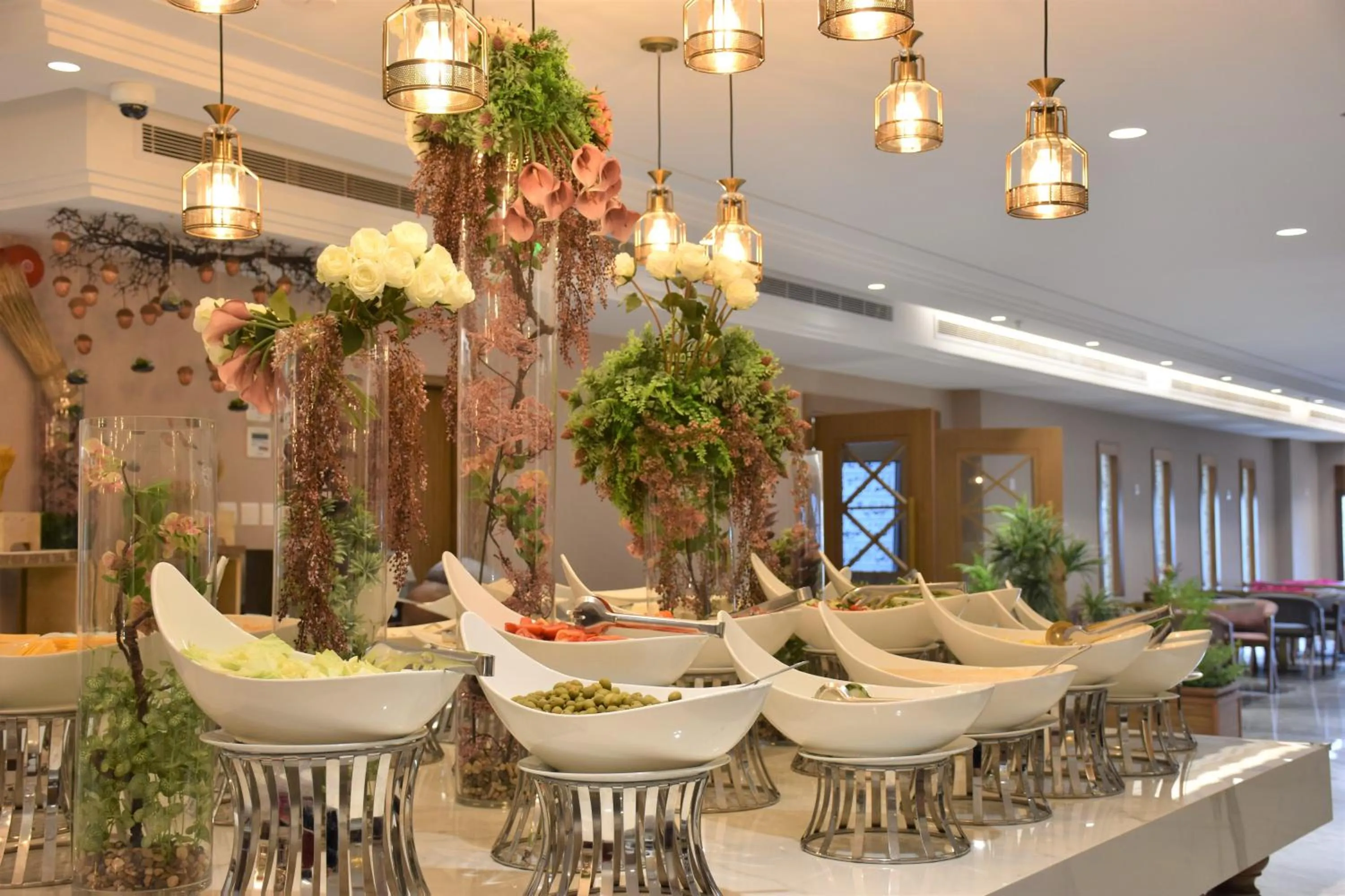 Restaurant/places to eat in Midan Hotel & Suites Al Aziziya