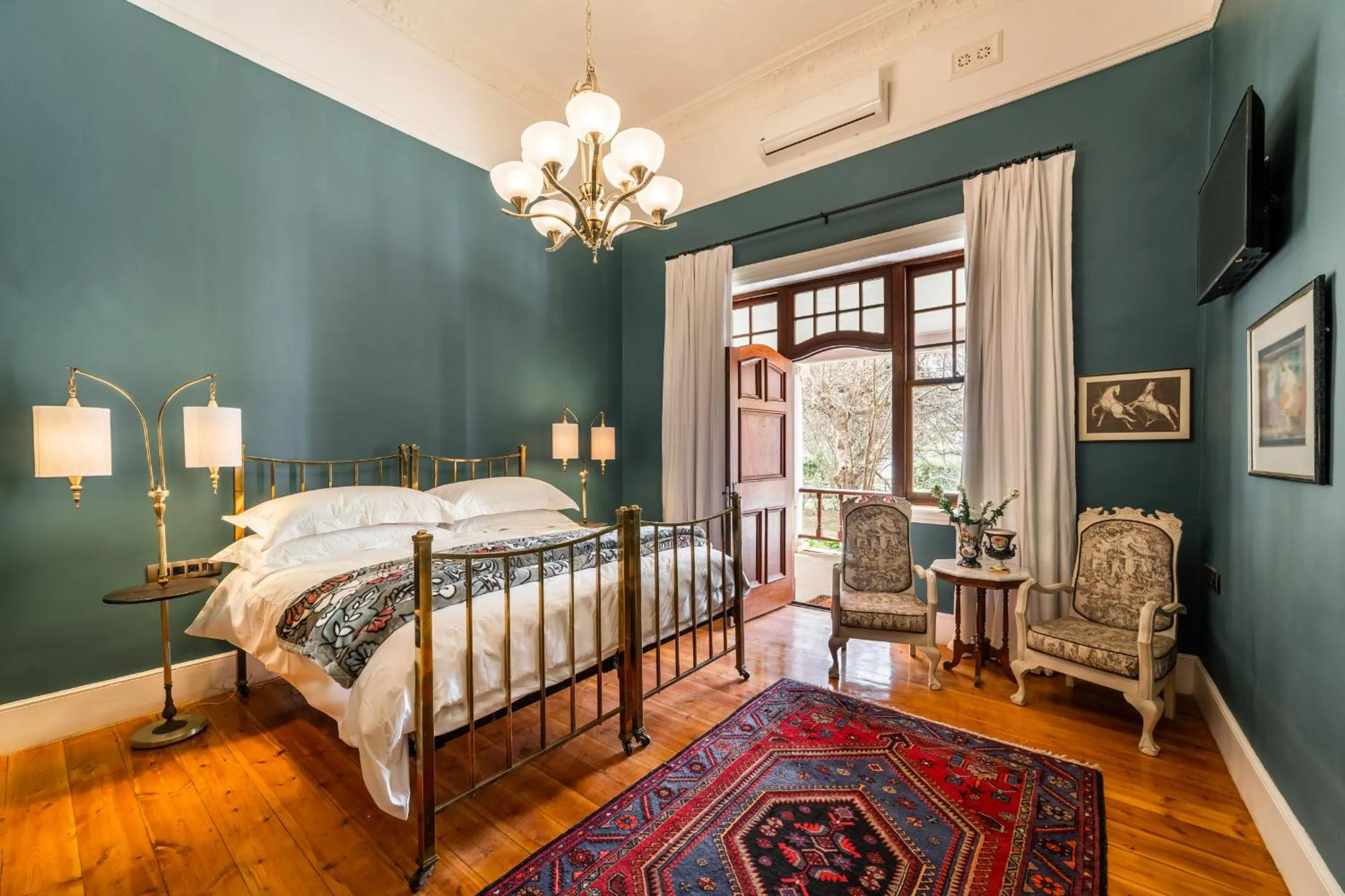 Bed in Welgeluk Feather Palace