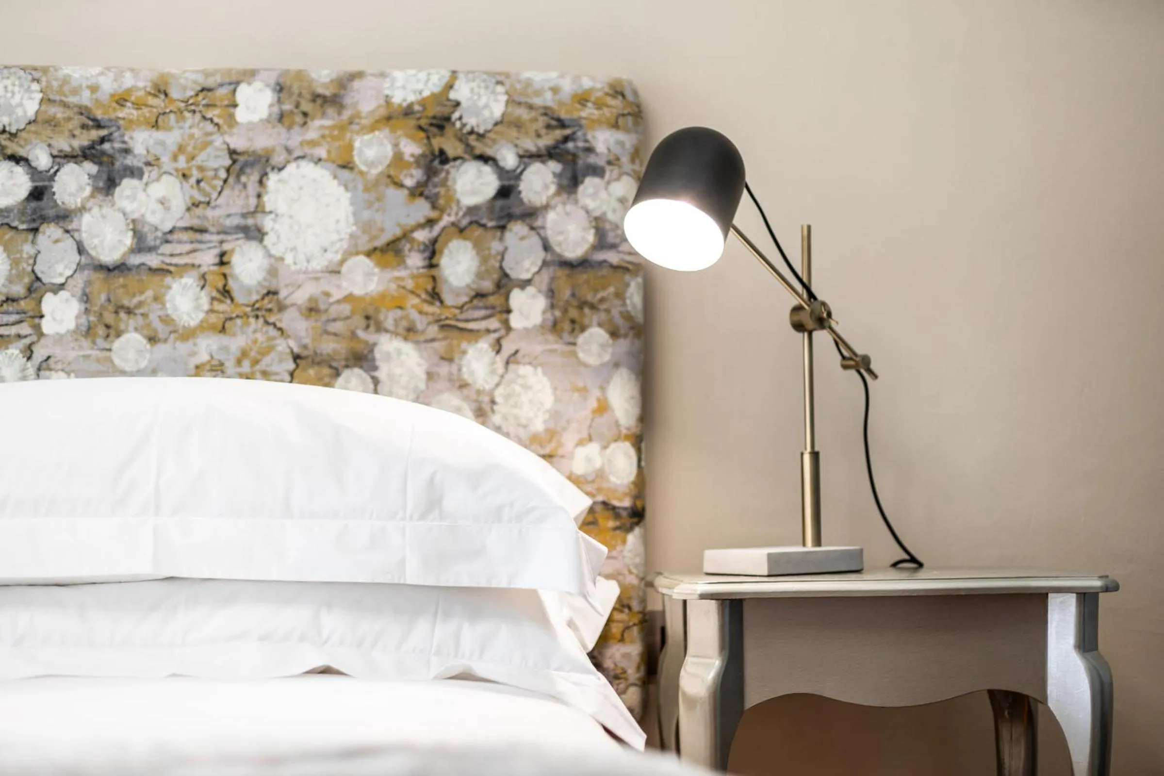 Bed in Welgeluk Feather Palace