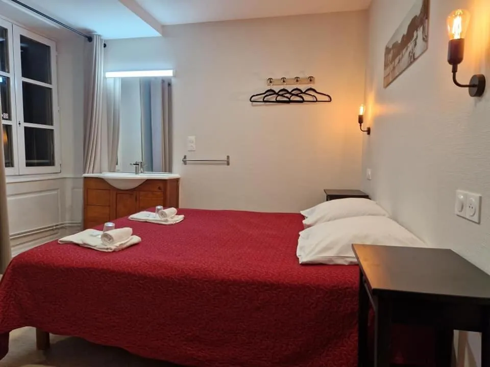 Bed in Hôtel Patricia - Strasbourg Hyper Centre