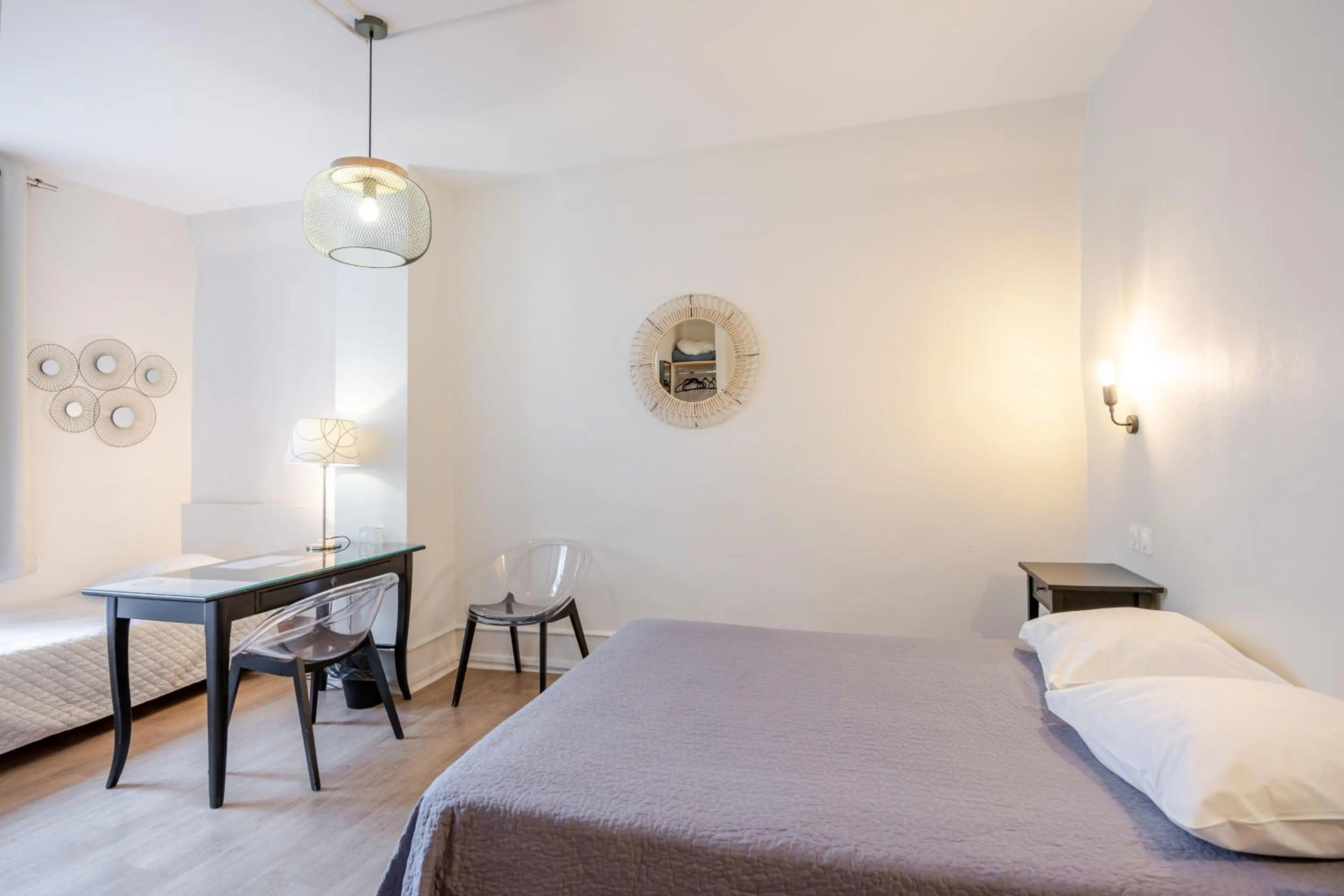 Bed in Hôtel Patricia - Strasbourg Hyper Centre